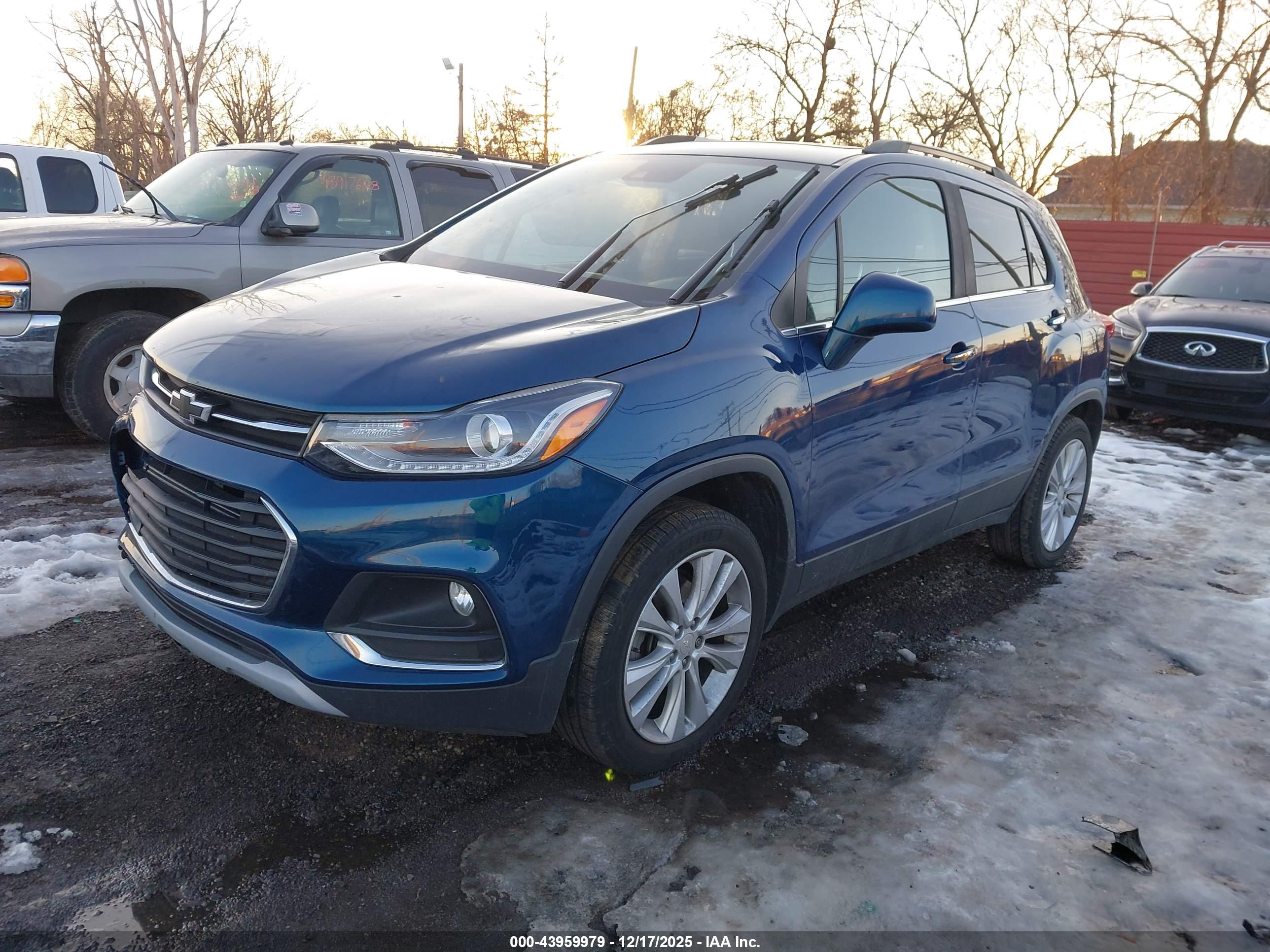 CHEVROLET TRAX image 2
