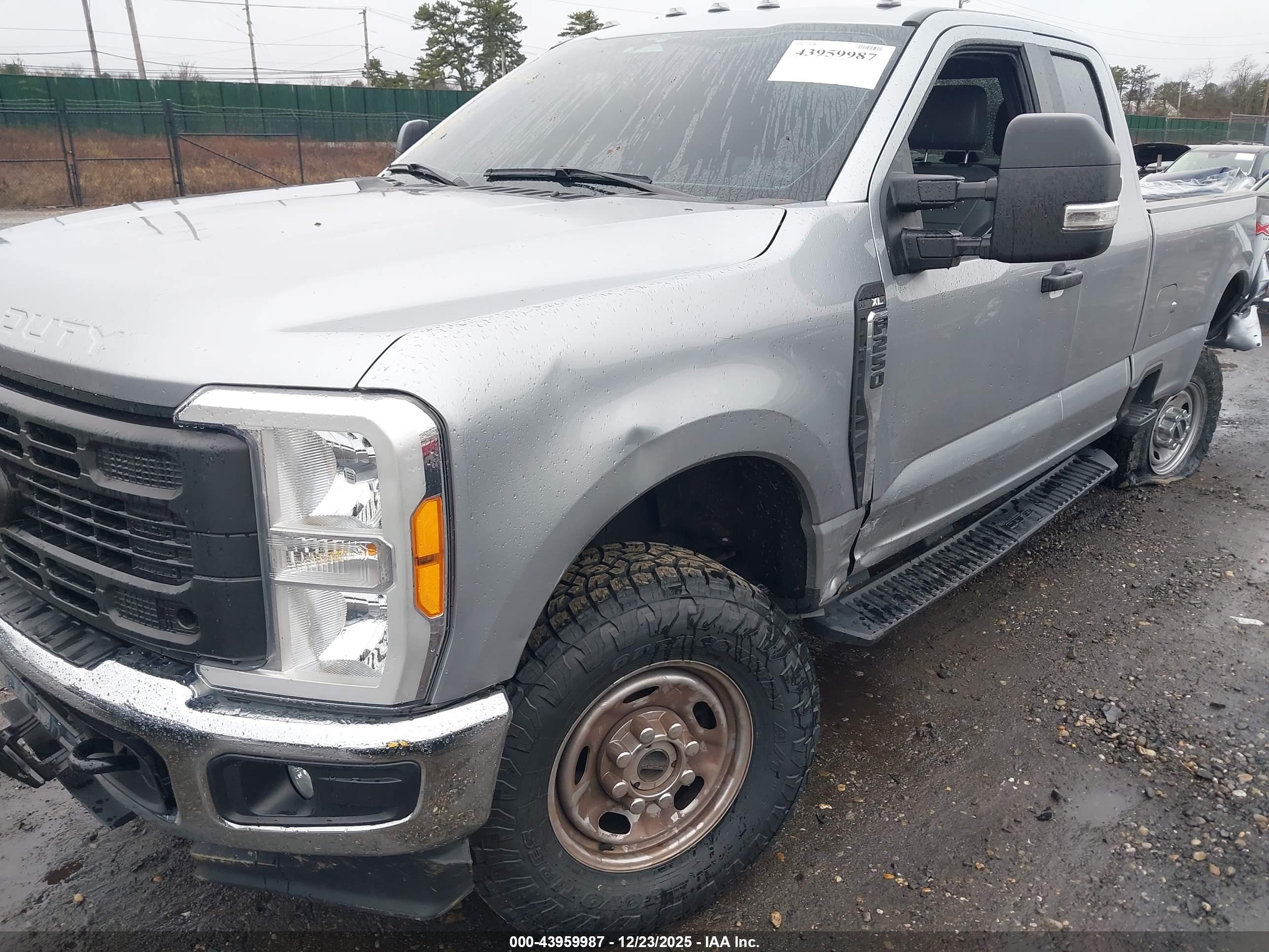 FORD F-250 image 6