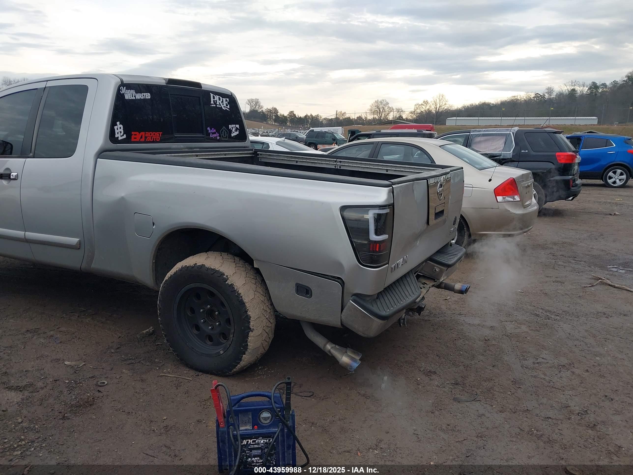 NISSAN TITAN image 6