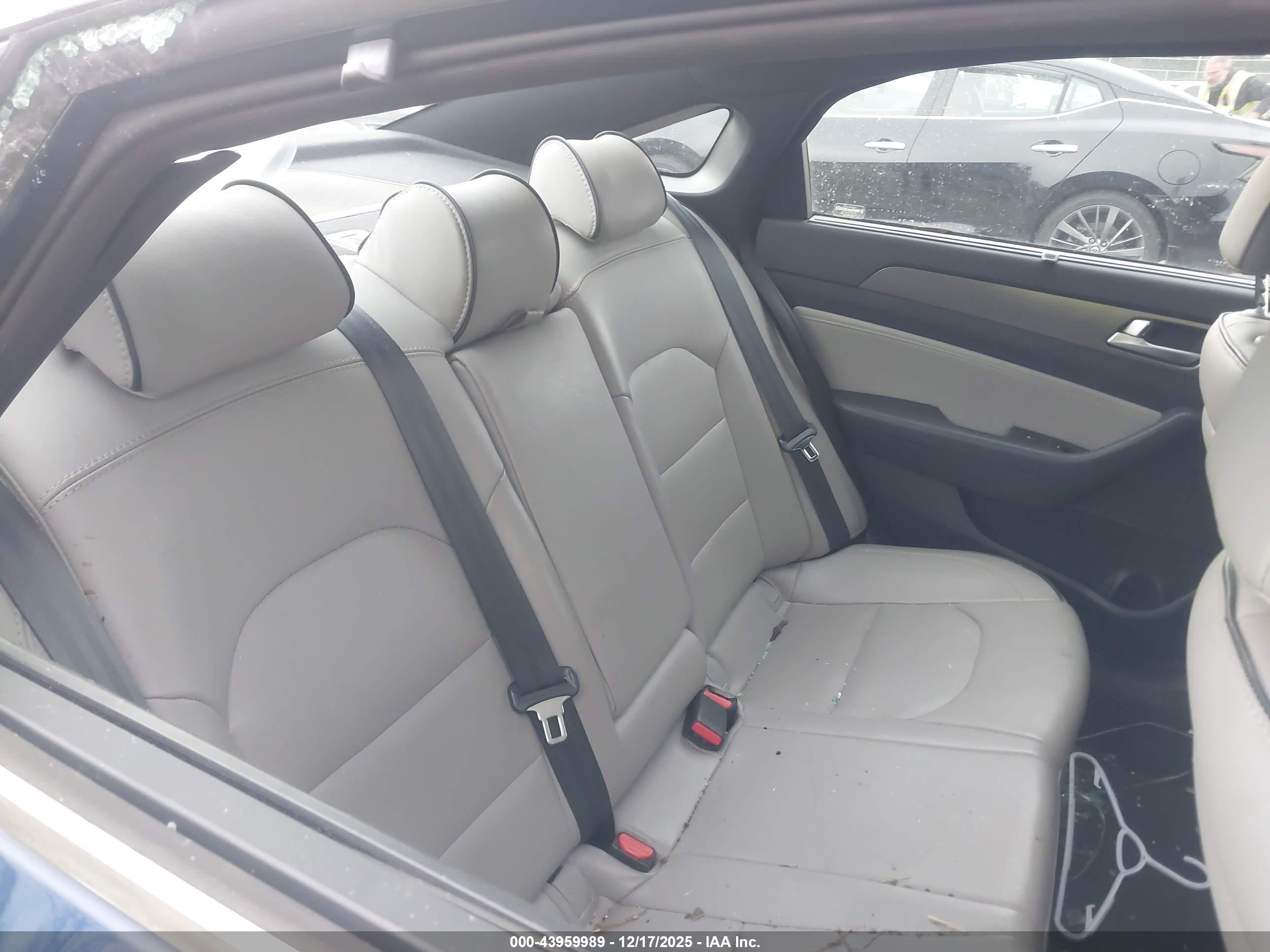 HYUNDAI SONATA image 8