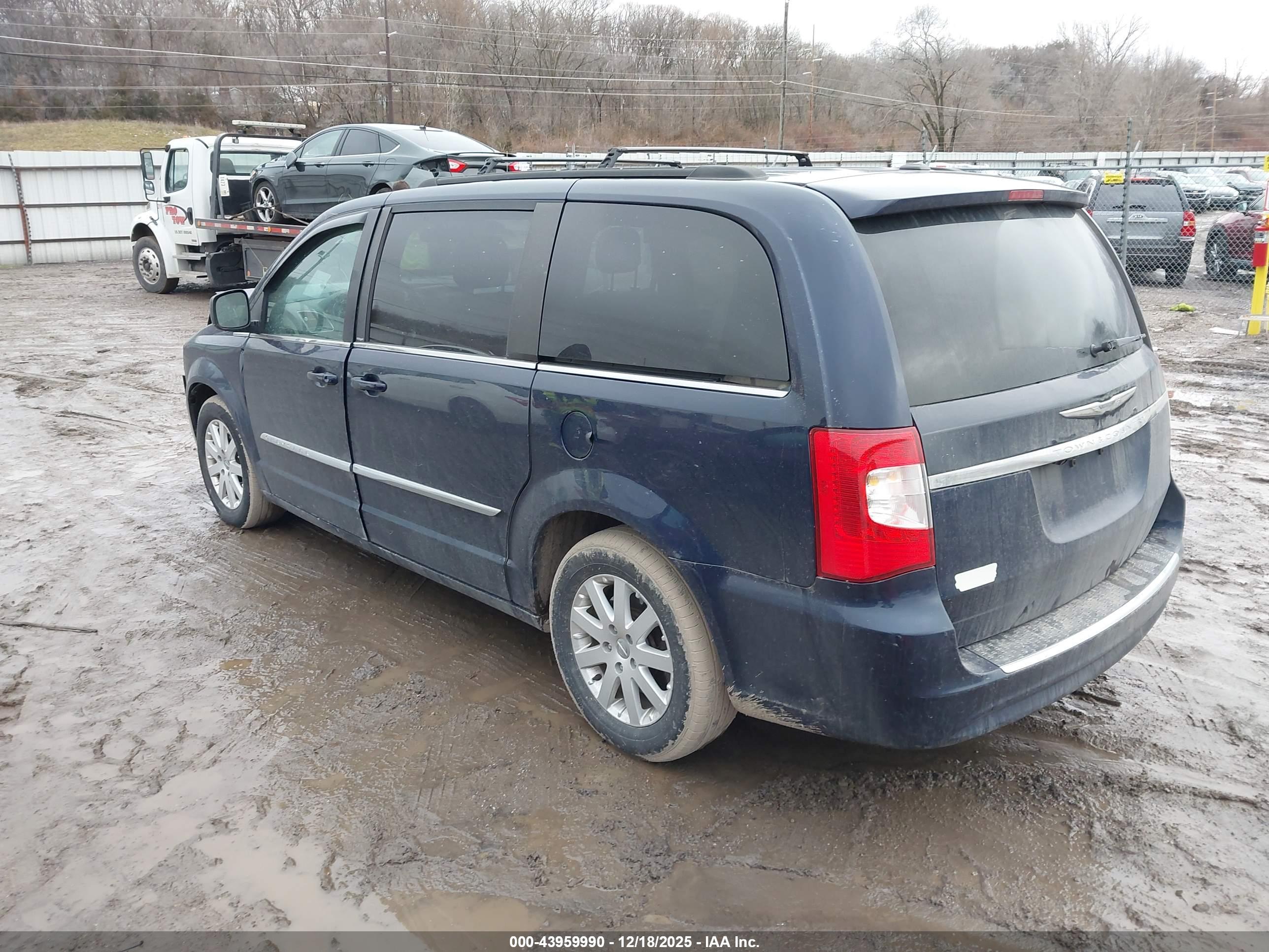 CHRYSLER TOWN image 3