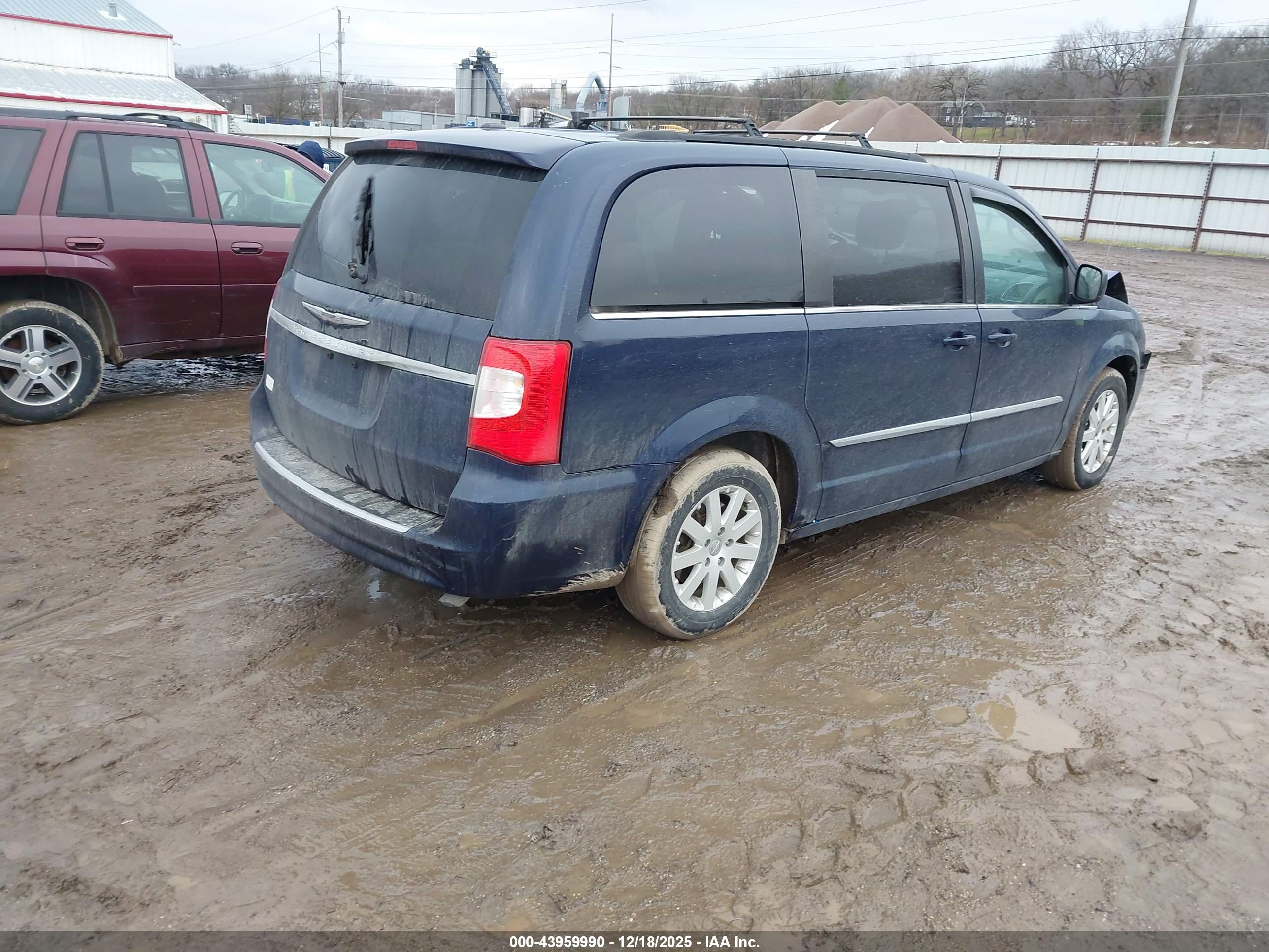 CHRYSLER TOWN image 4