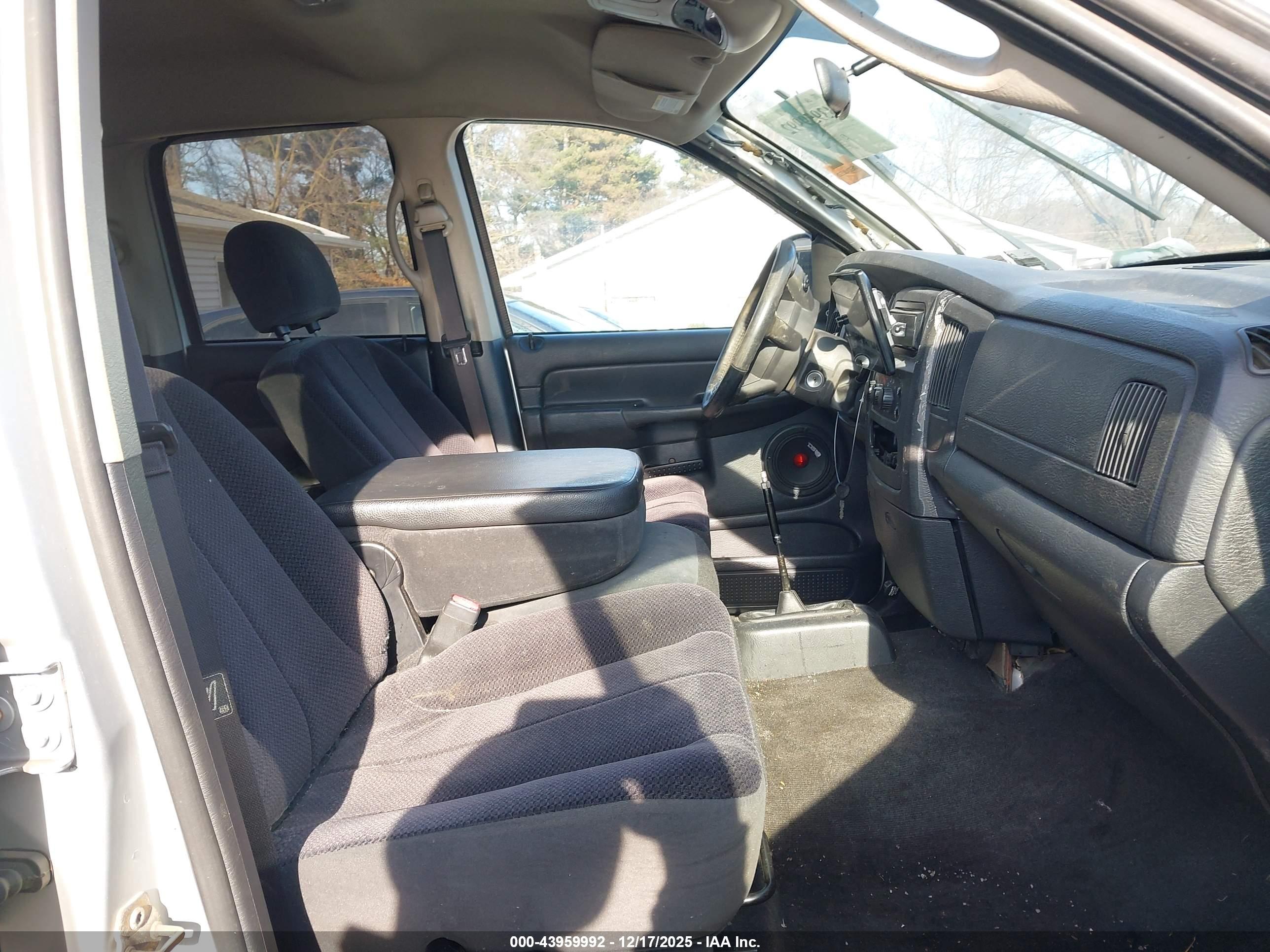 DODGE RAM image 5