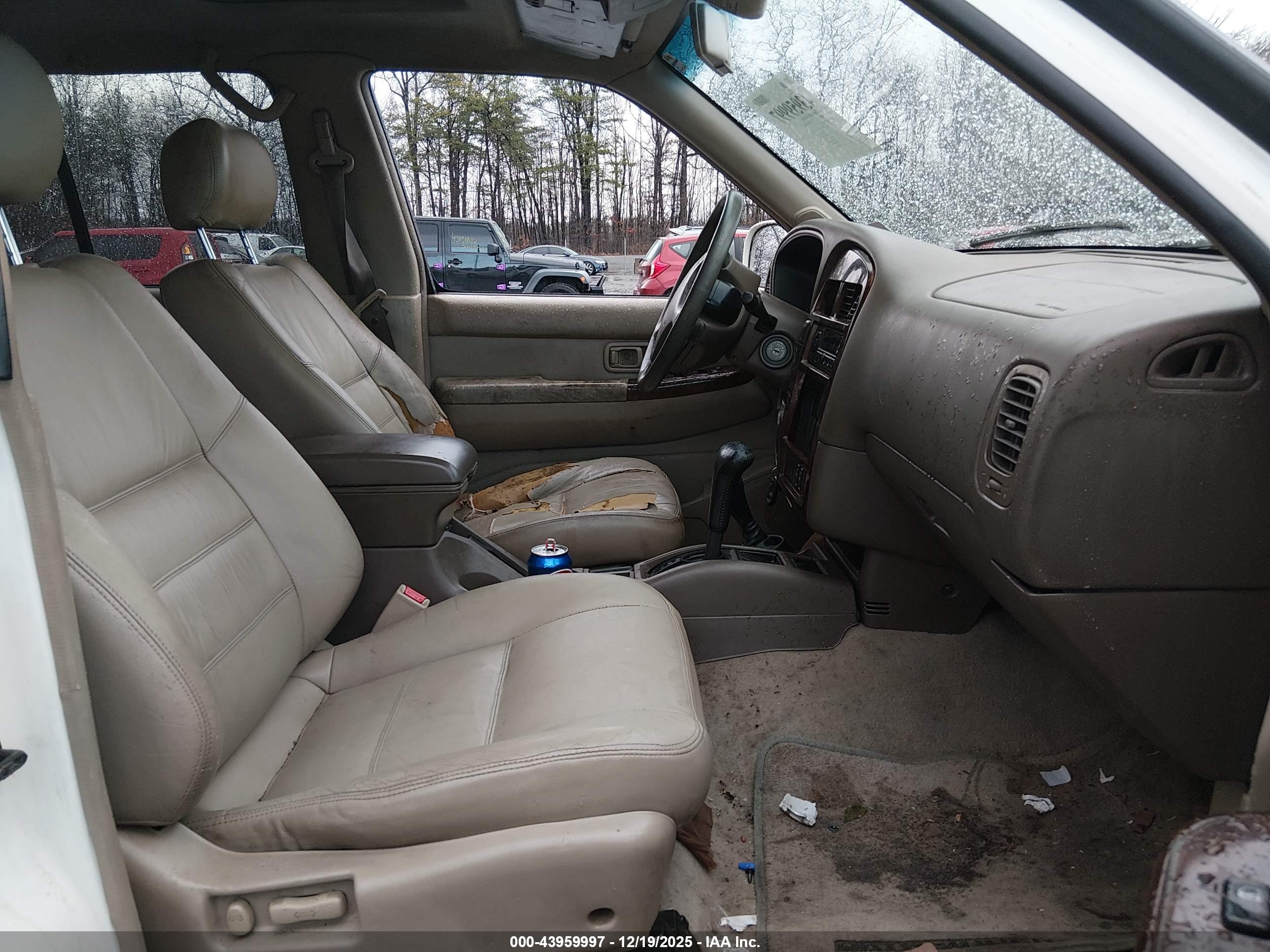 NISSAN PATHFINDER image 5