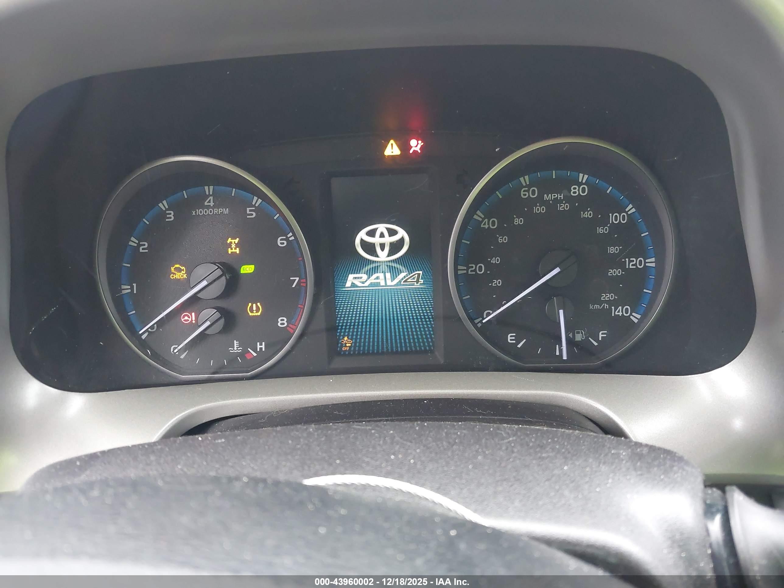 TOYOTA RAV4 image 7