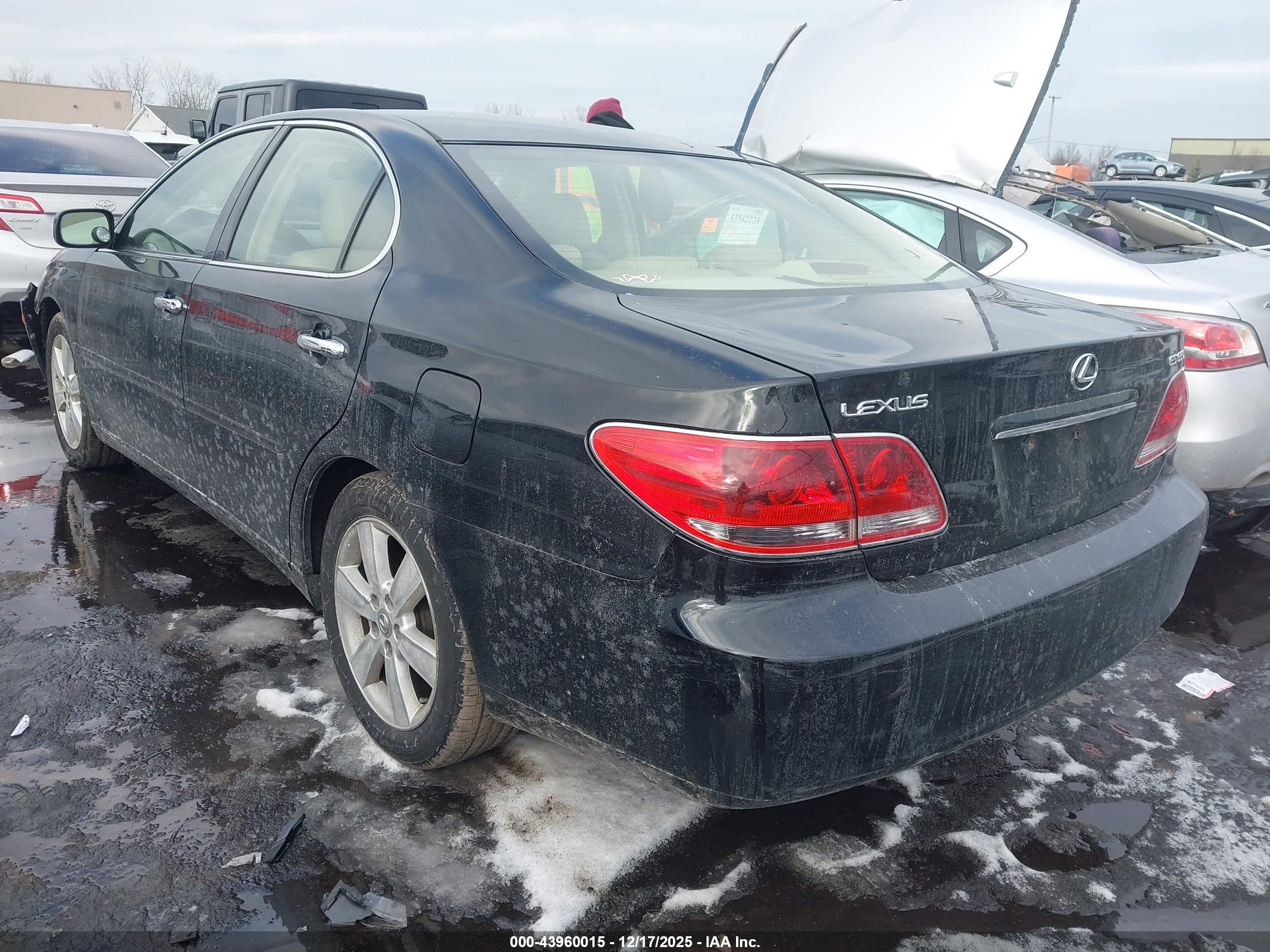 LEXUS ES image 3
