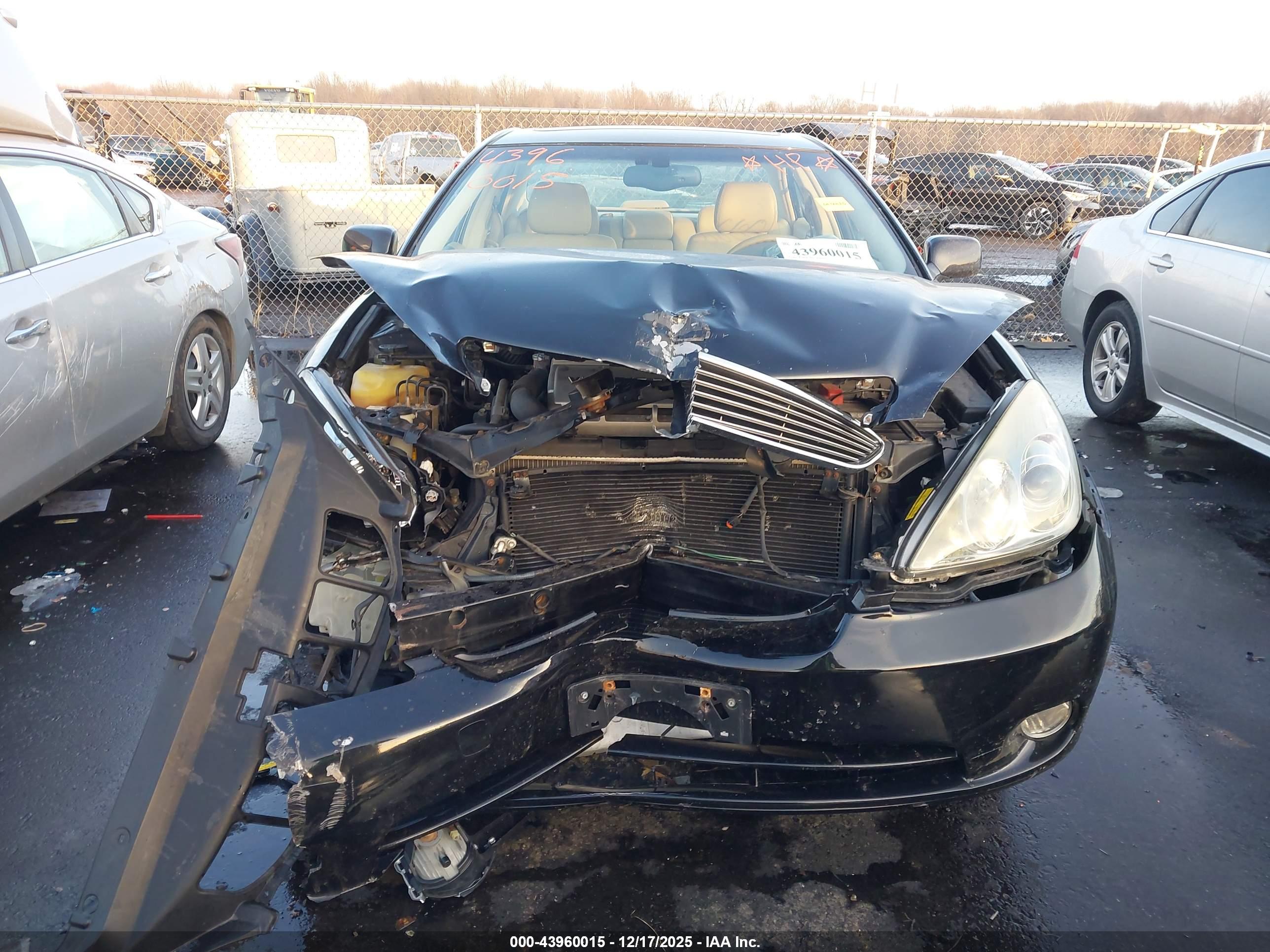 LEXUS ES image 6