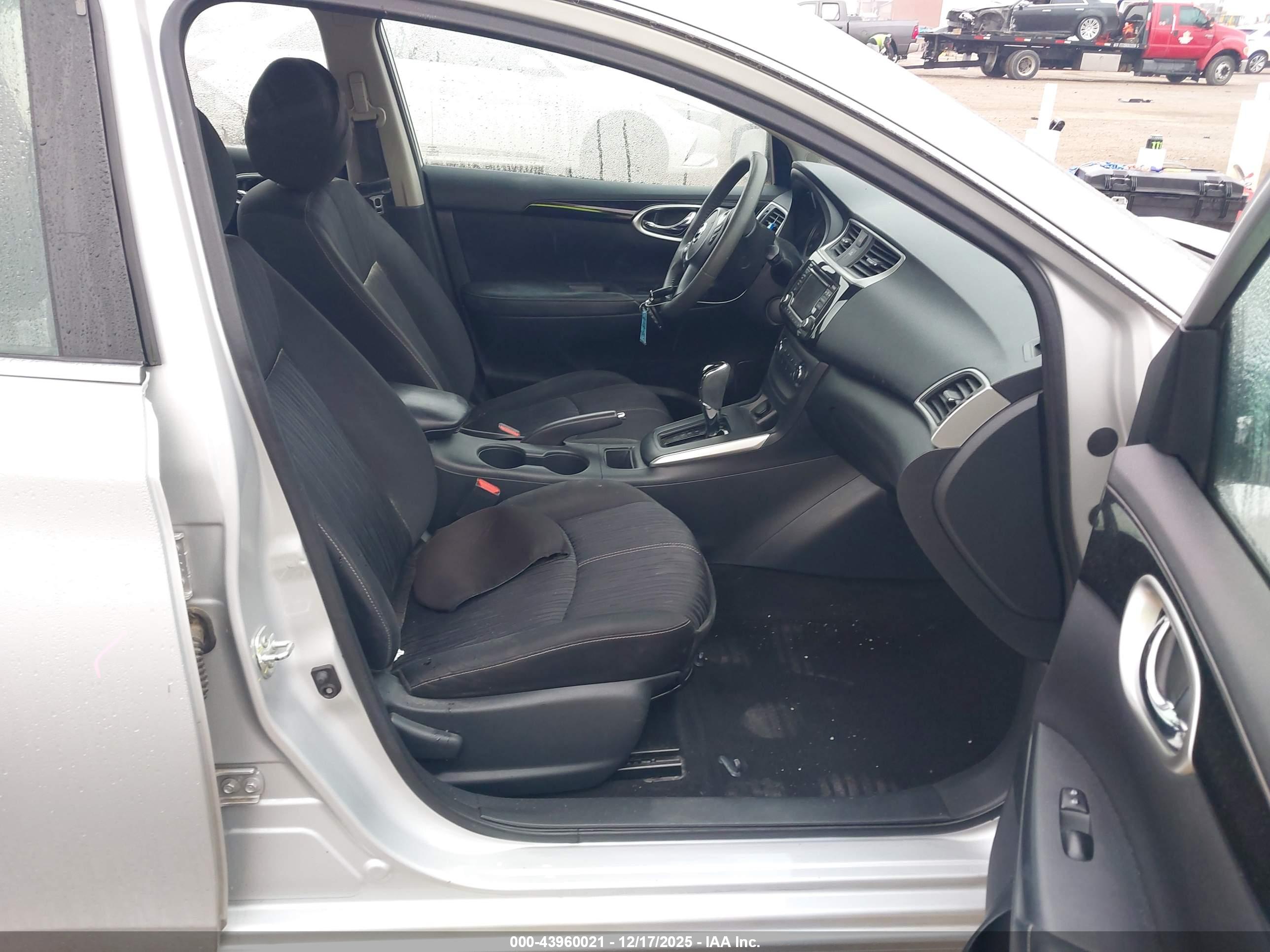 NISSAN SENTRA image 5