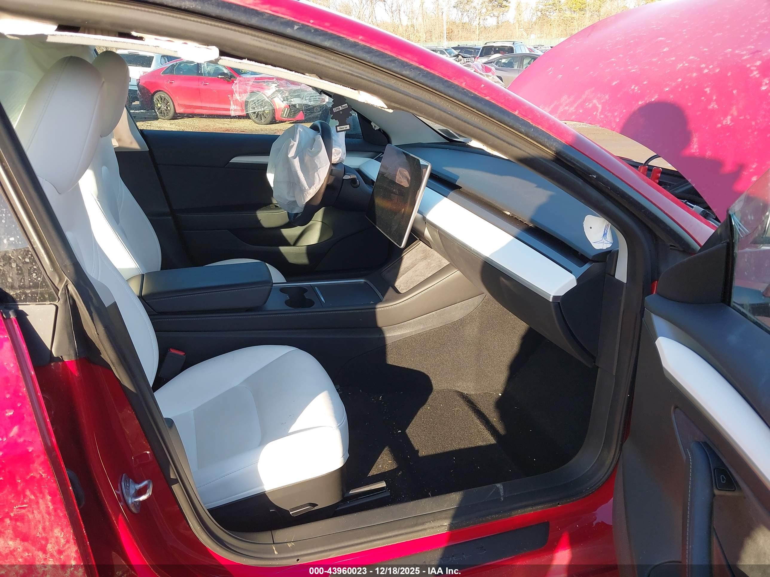 TESLA MODEL image 5