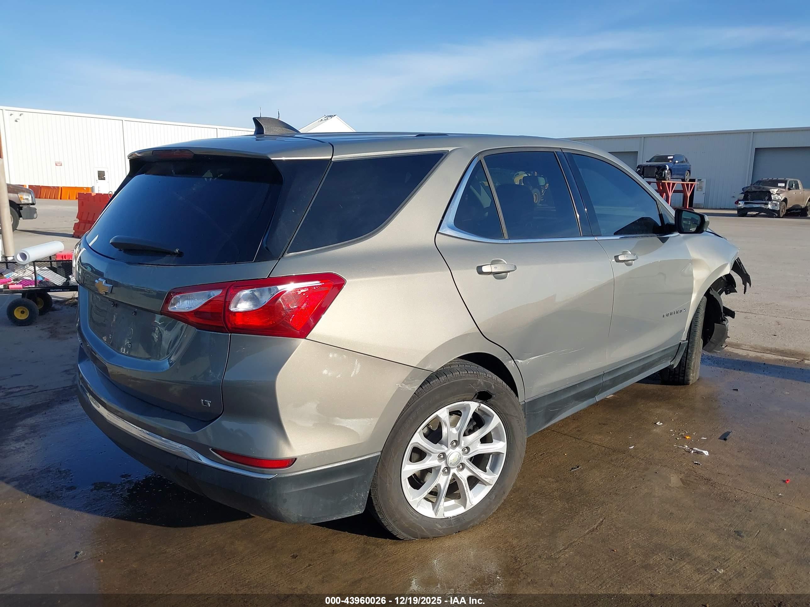CHEVROLET EQUINOX image 4