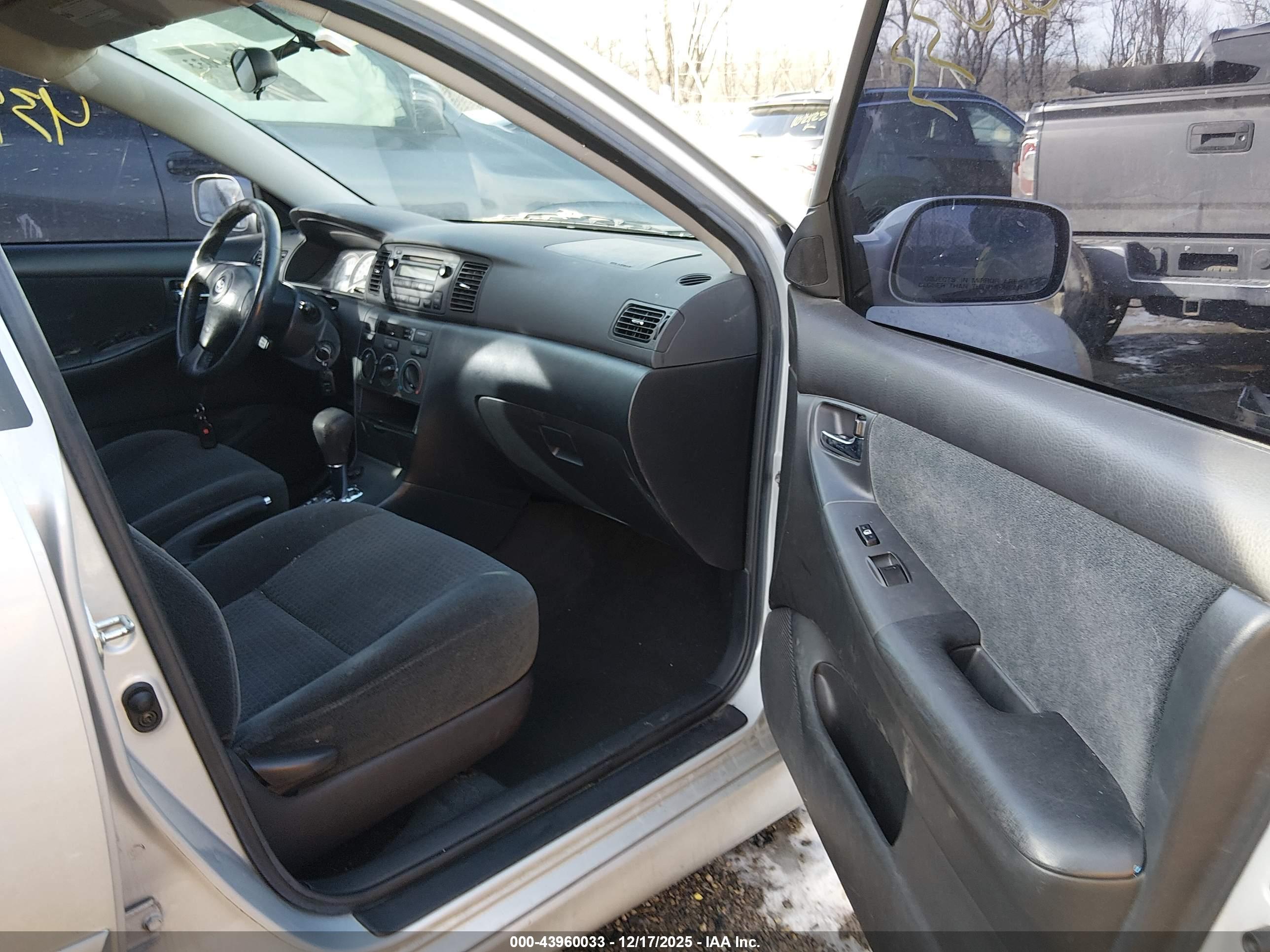 TOYOTA COROLLA image 5