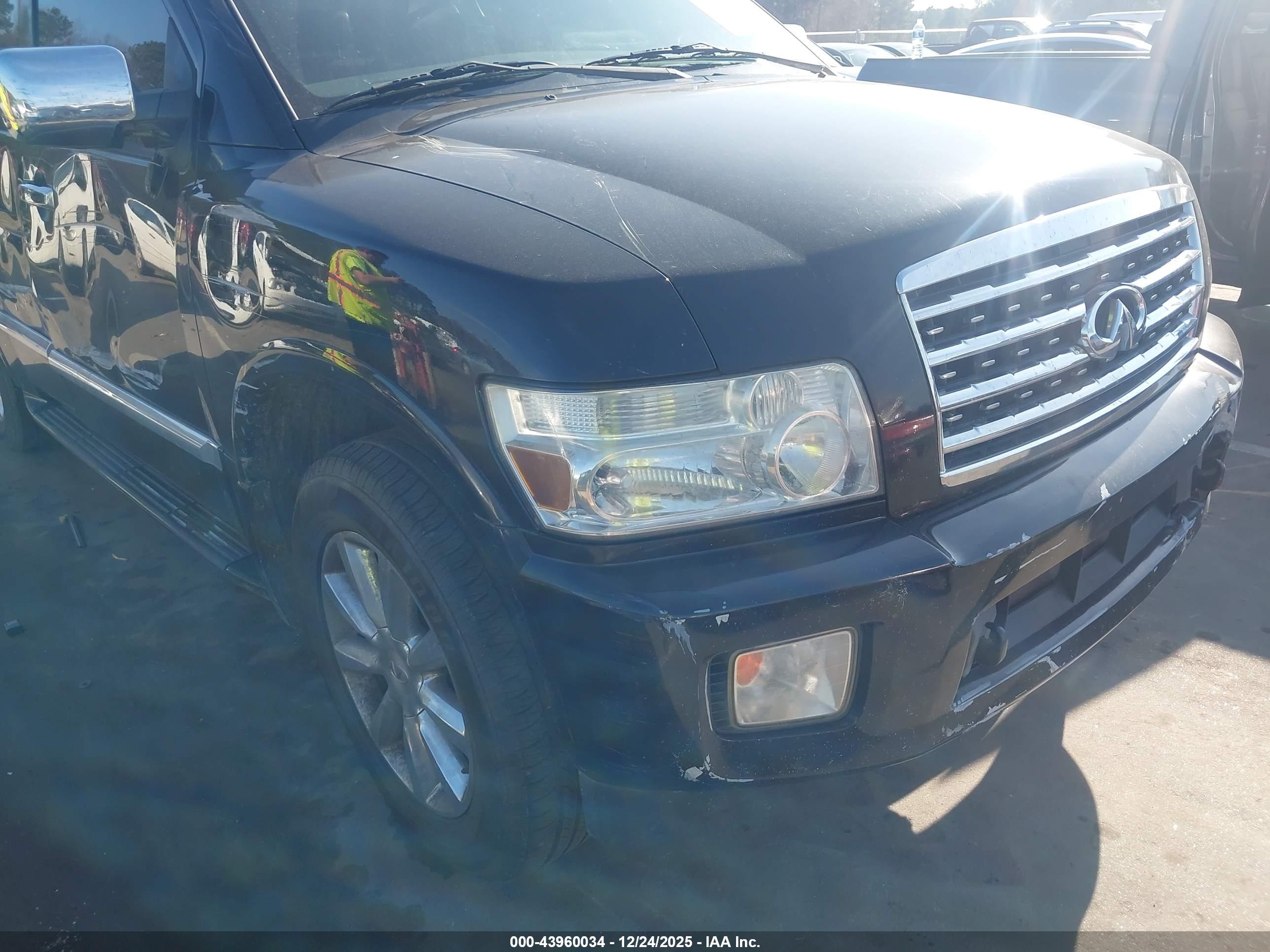 INFINITI QX56 image 6