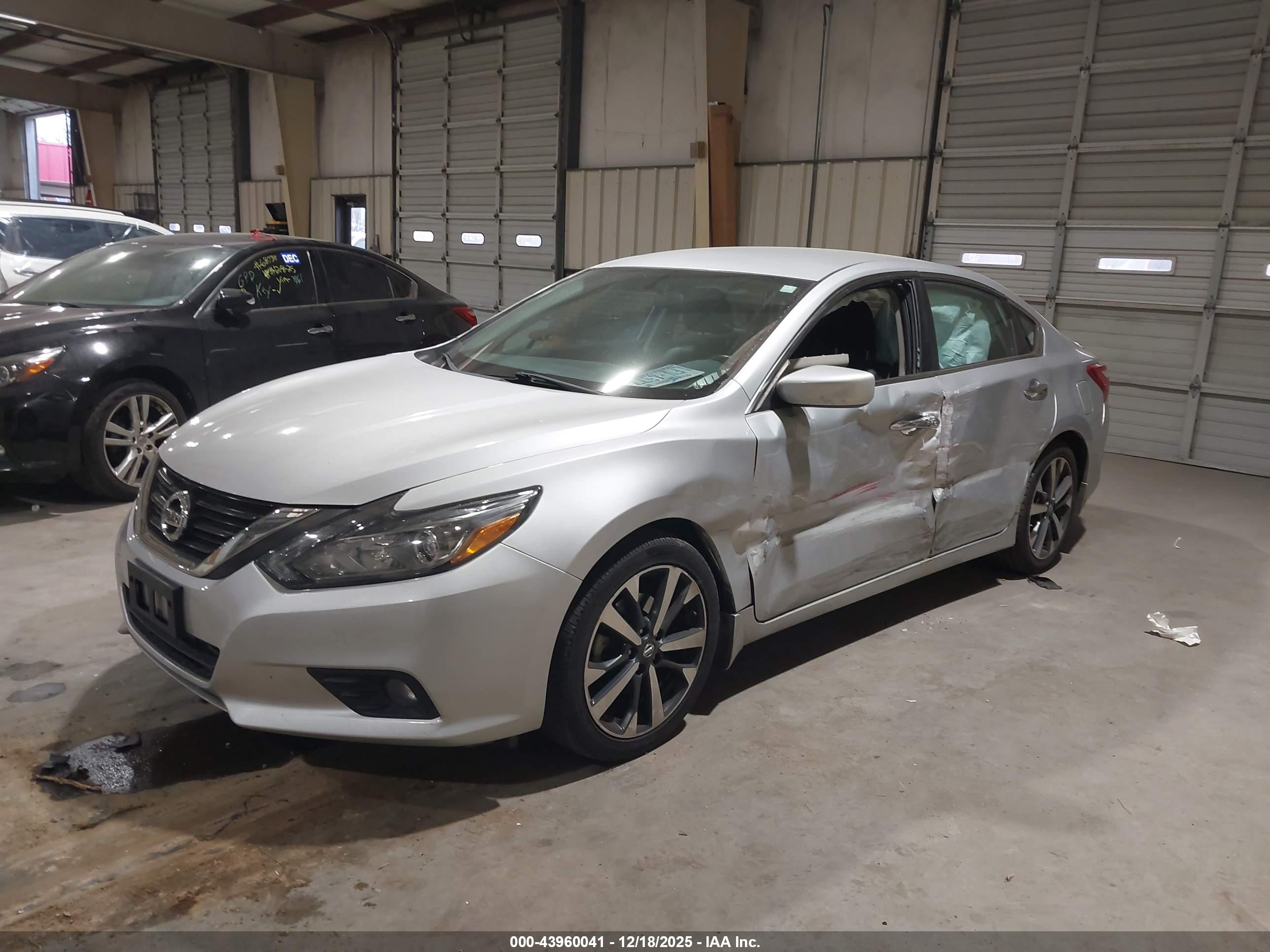 NISSAN ALTIMA image 2