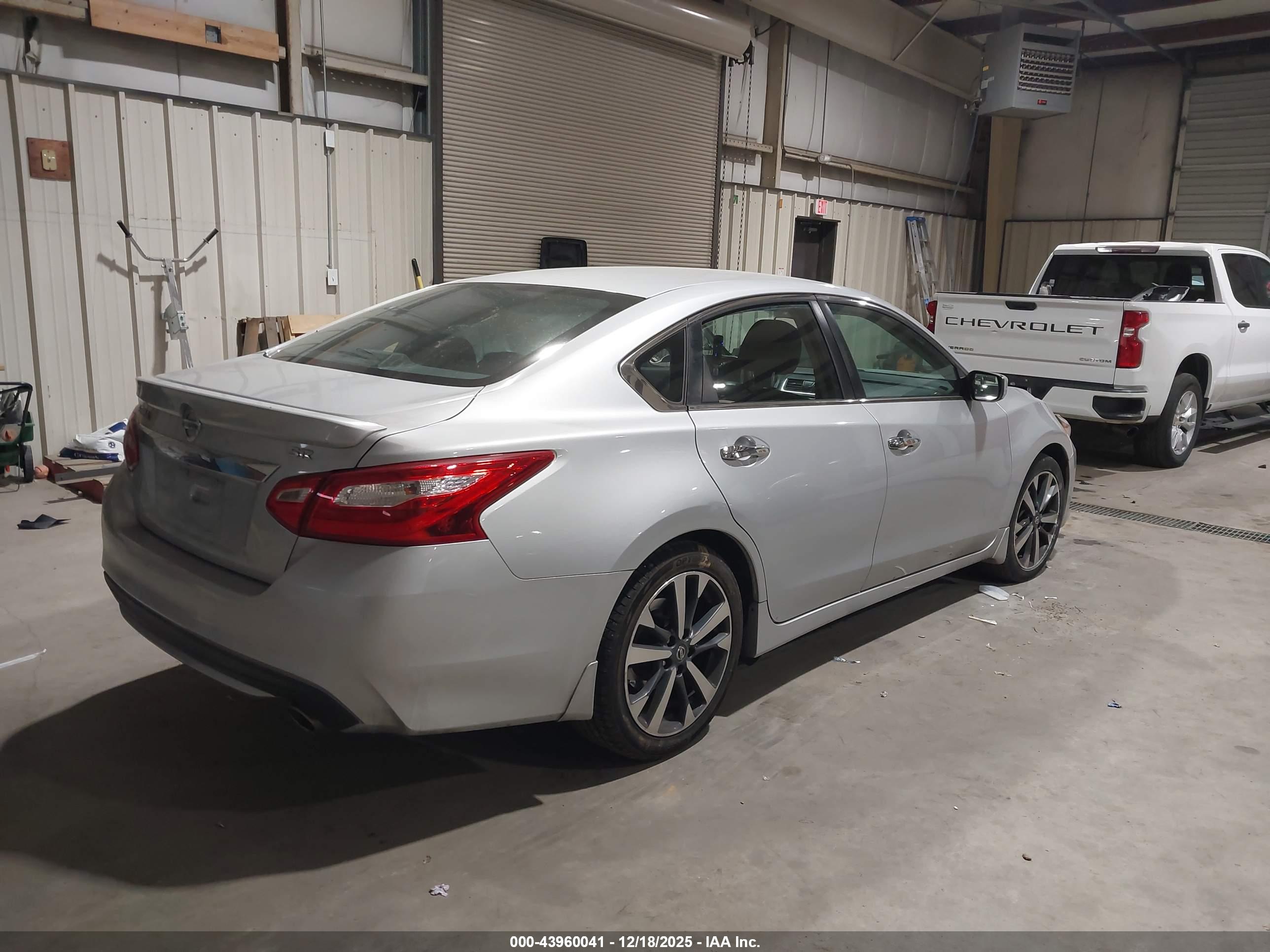 NISSAN ALTIMA image 4