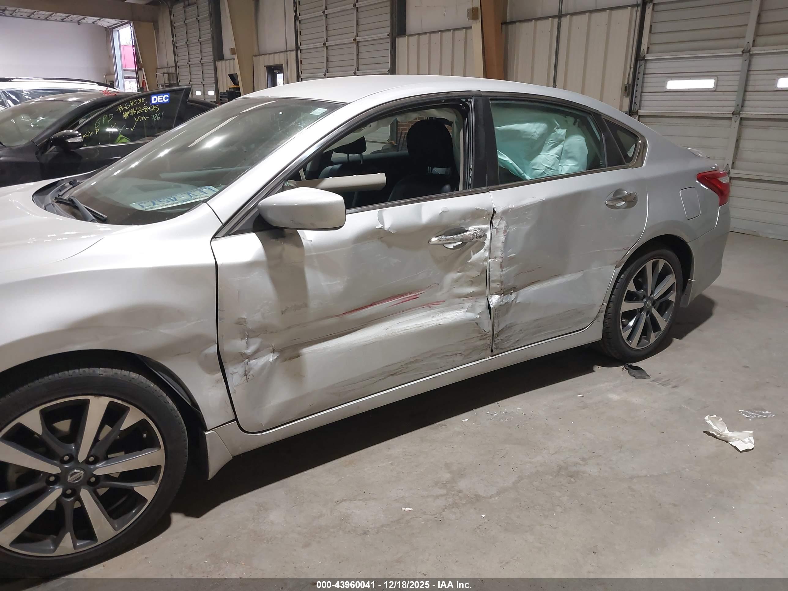 NISSAN ALTIMA image 6