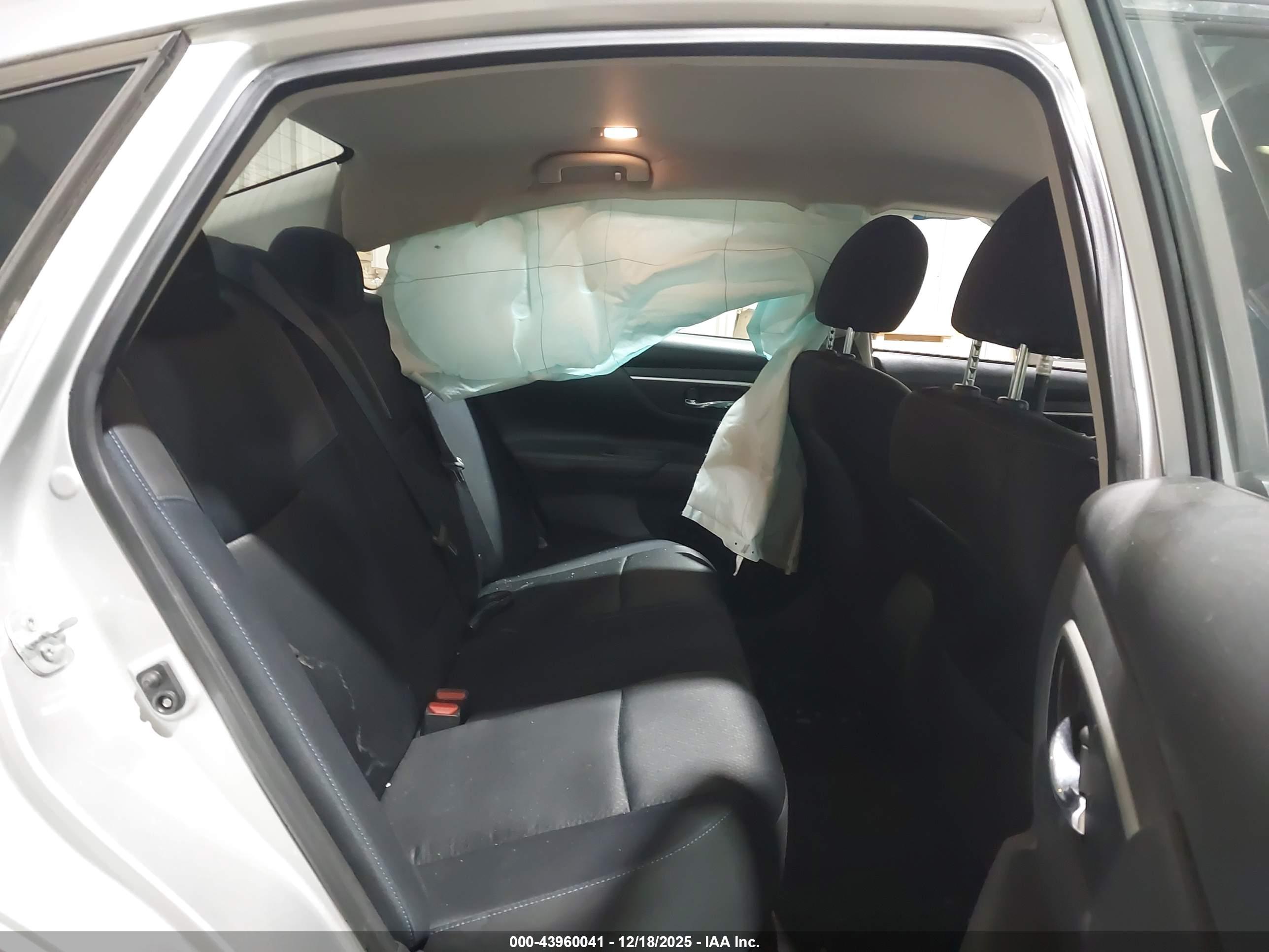 NISSAN ALTIMA image 8