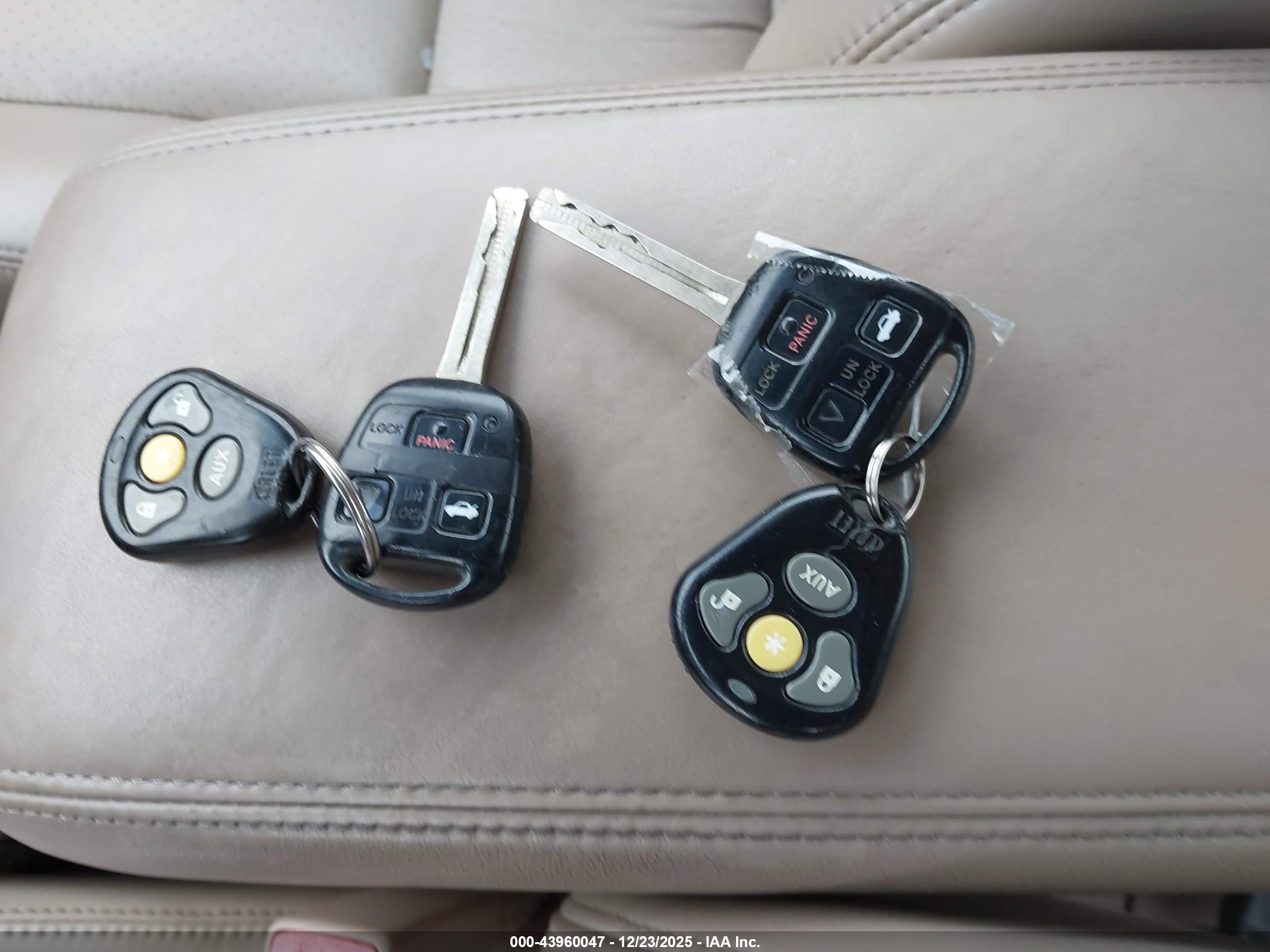 LEXUS ES image 11