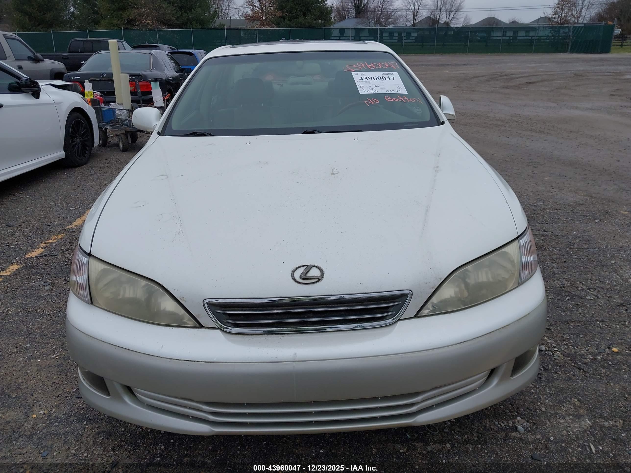 LEXUS ES image 6