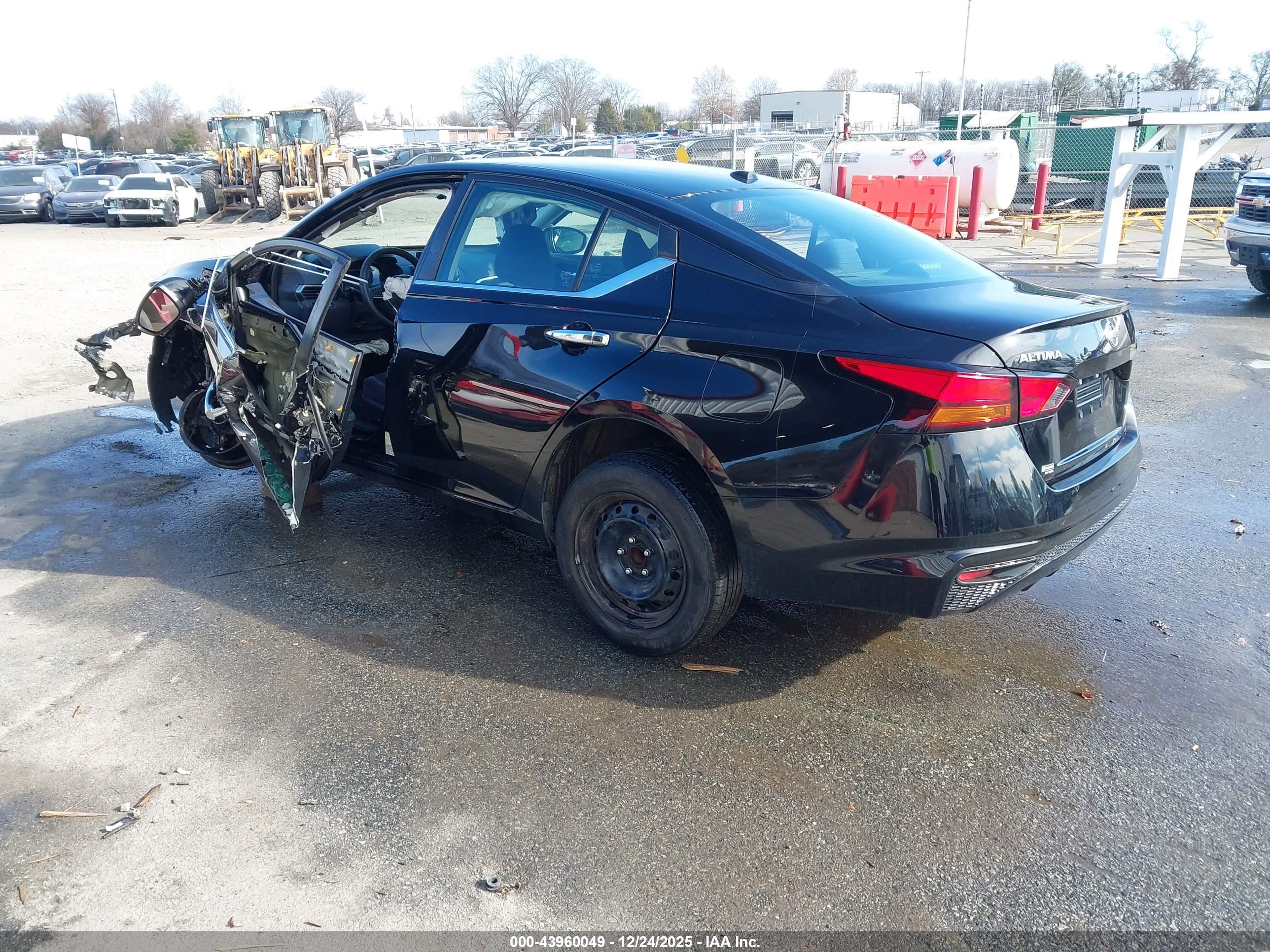 NISSAN ALTIMA image 3