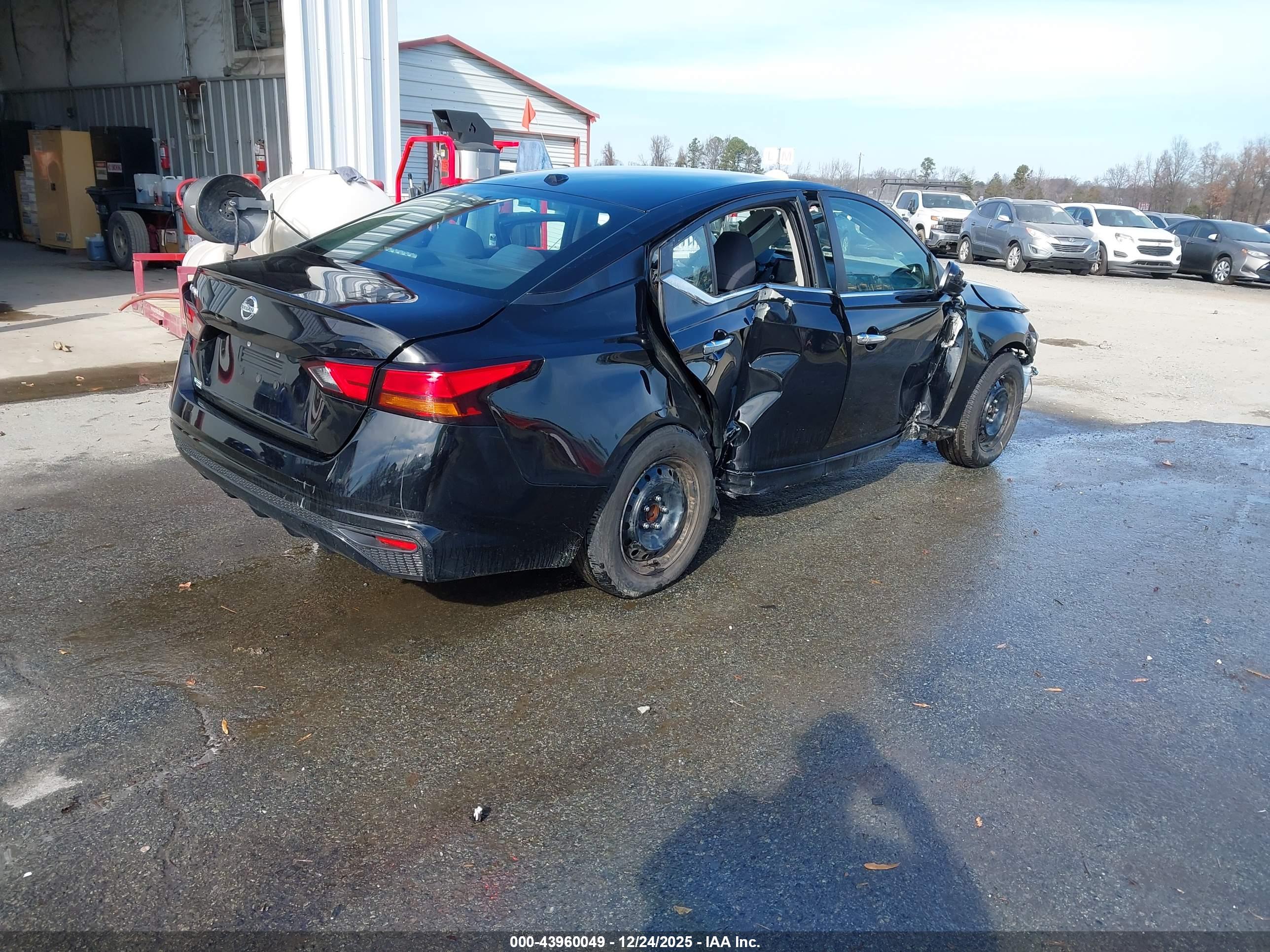 NISSAN ALTIMA image 4
