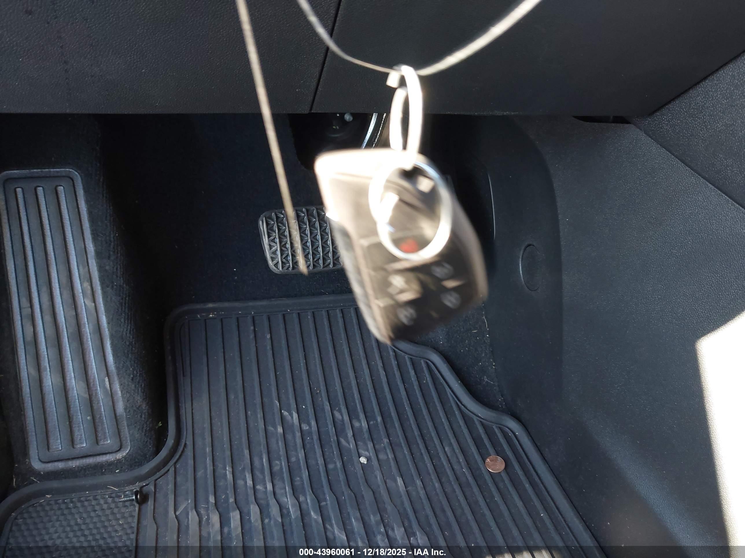 CHEVROLET EQUINOX image 11