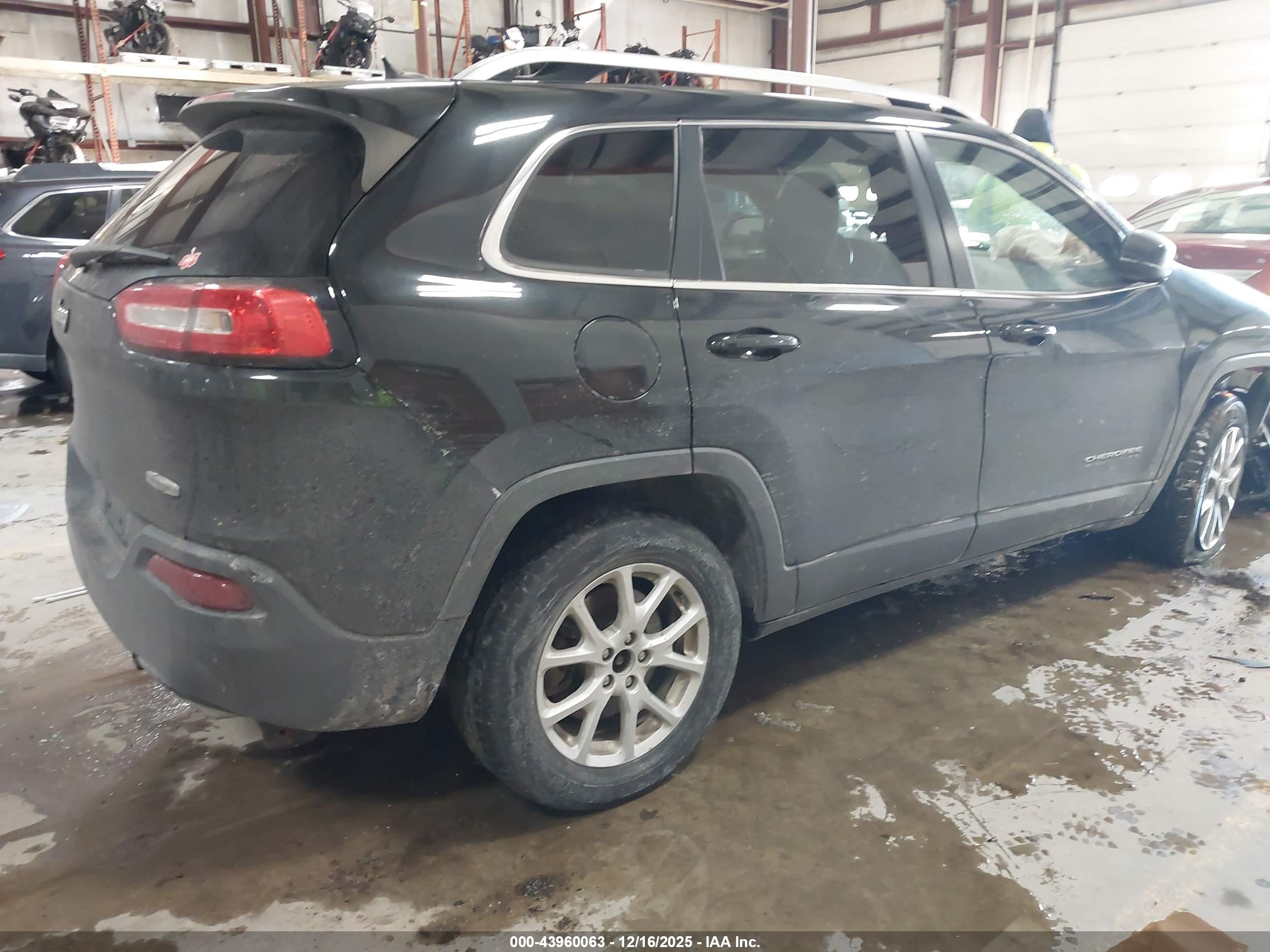 JEEP CHEROKEE image 4