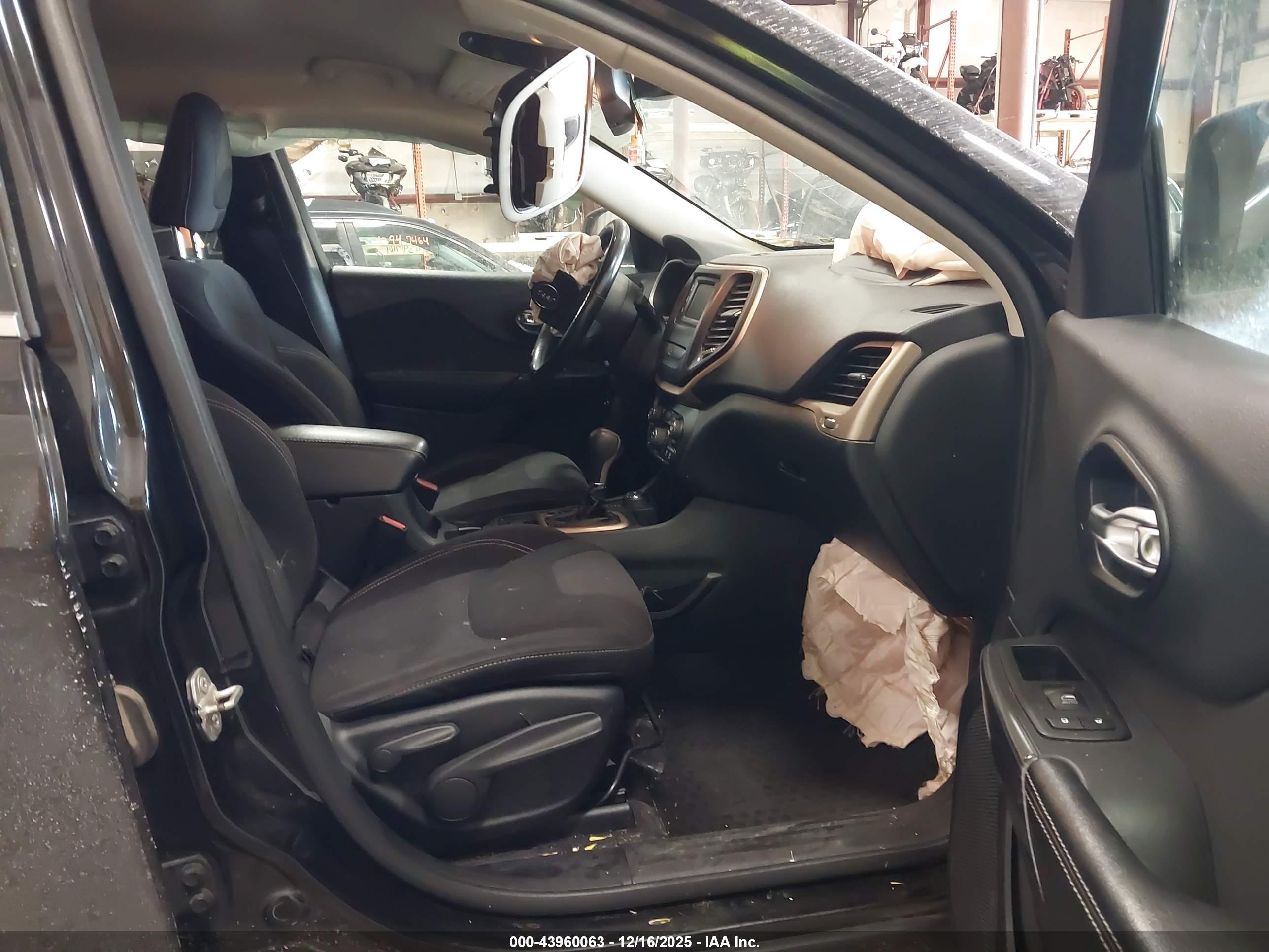 JEEP CHEROKEE image 5