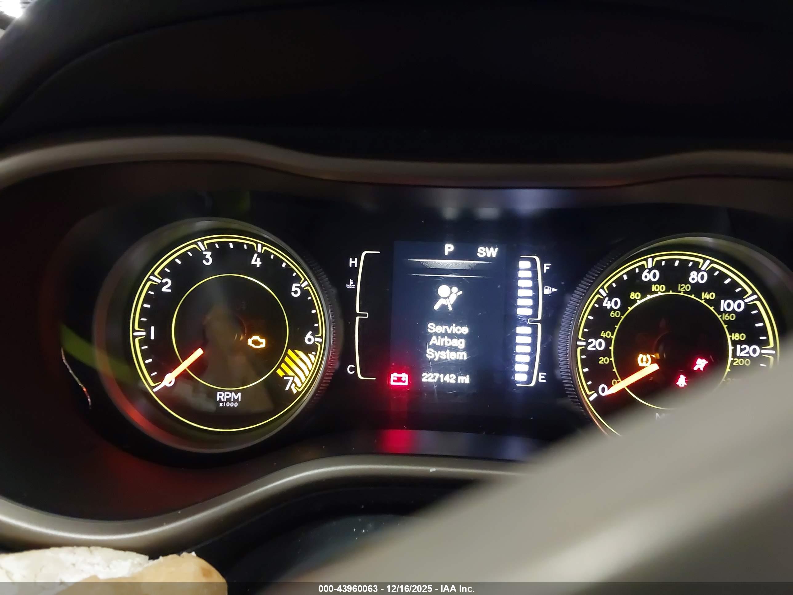 JEEP CHEROKEE image 7