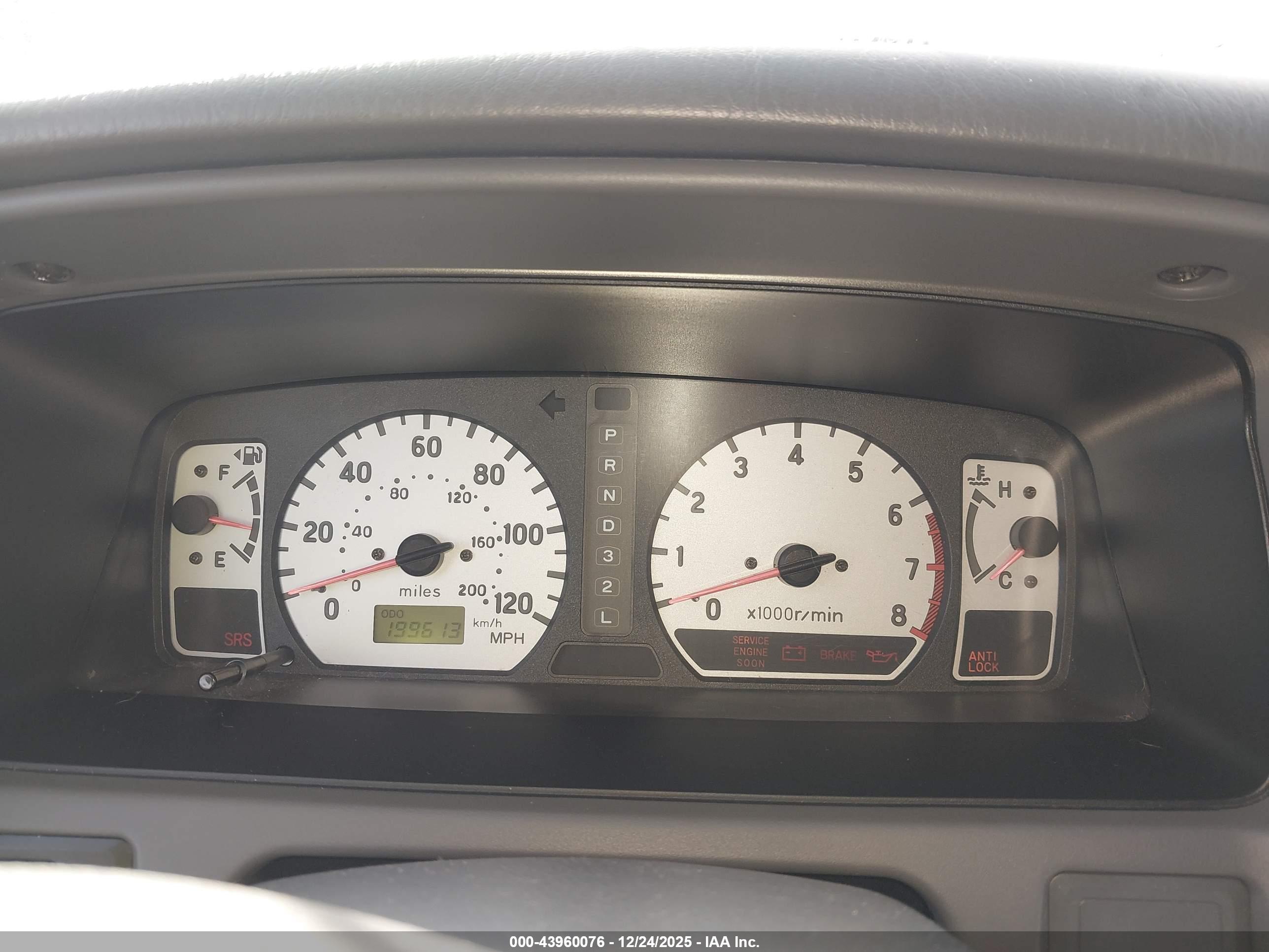 MITSUBISHI MONTERO image 7