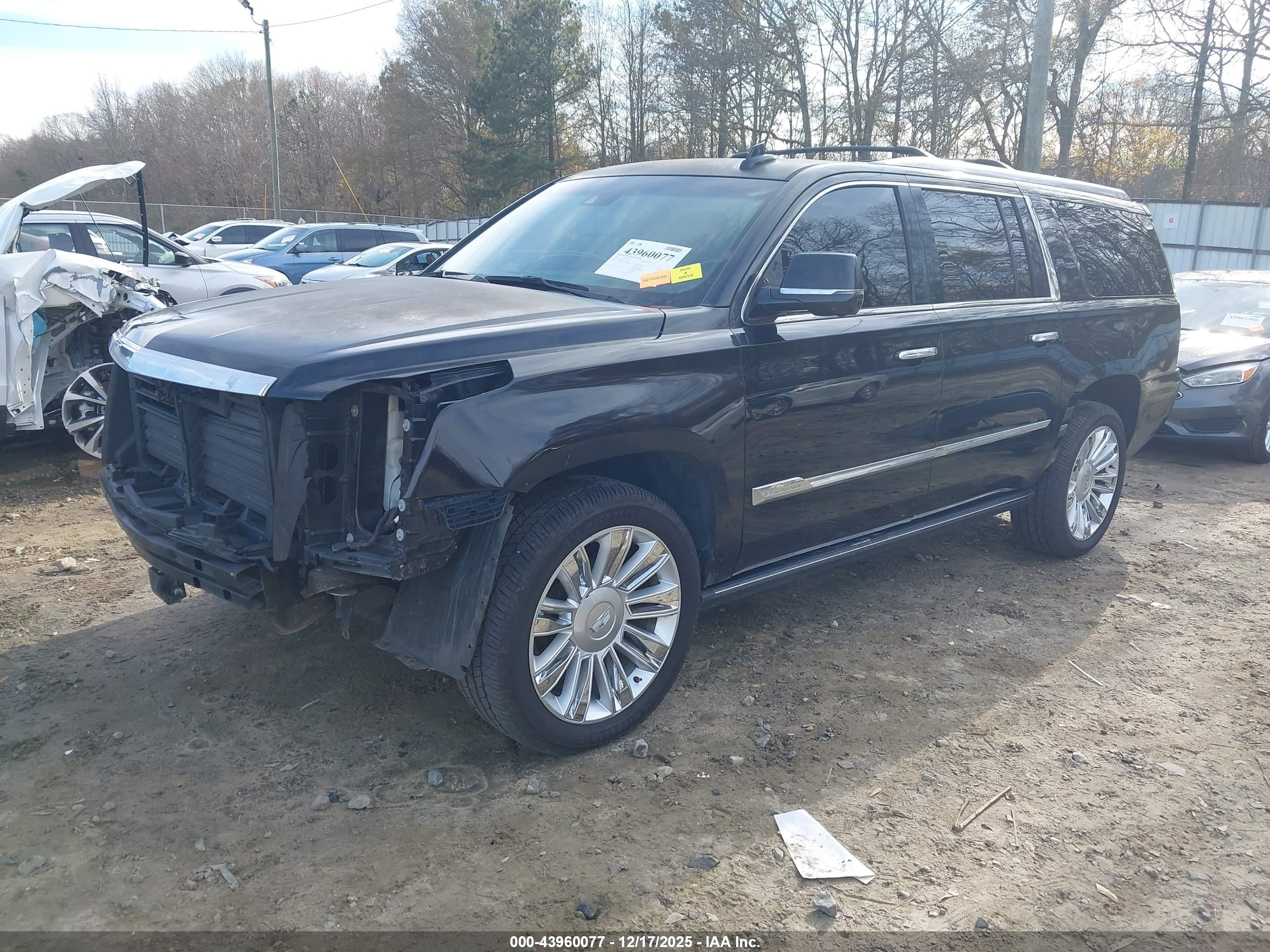 CADILLAC ESCALADE image 2