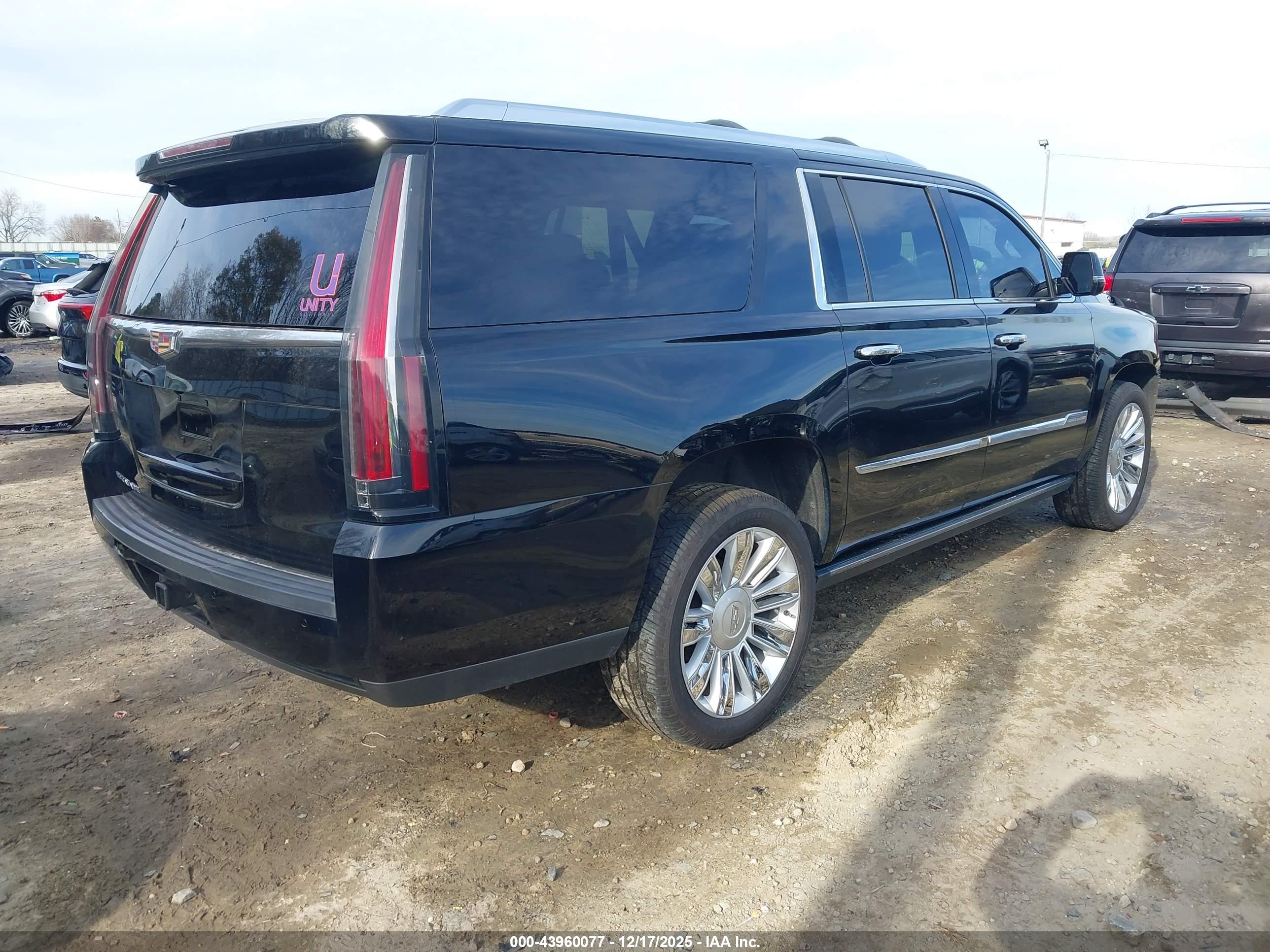CADILLAC ESCALADE image 4