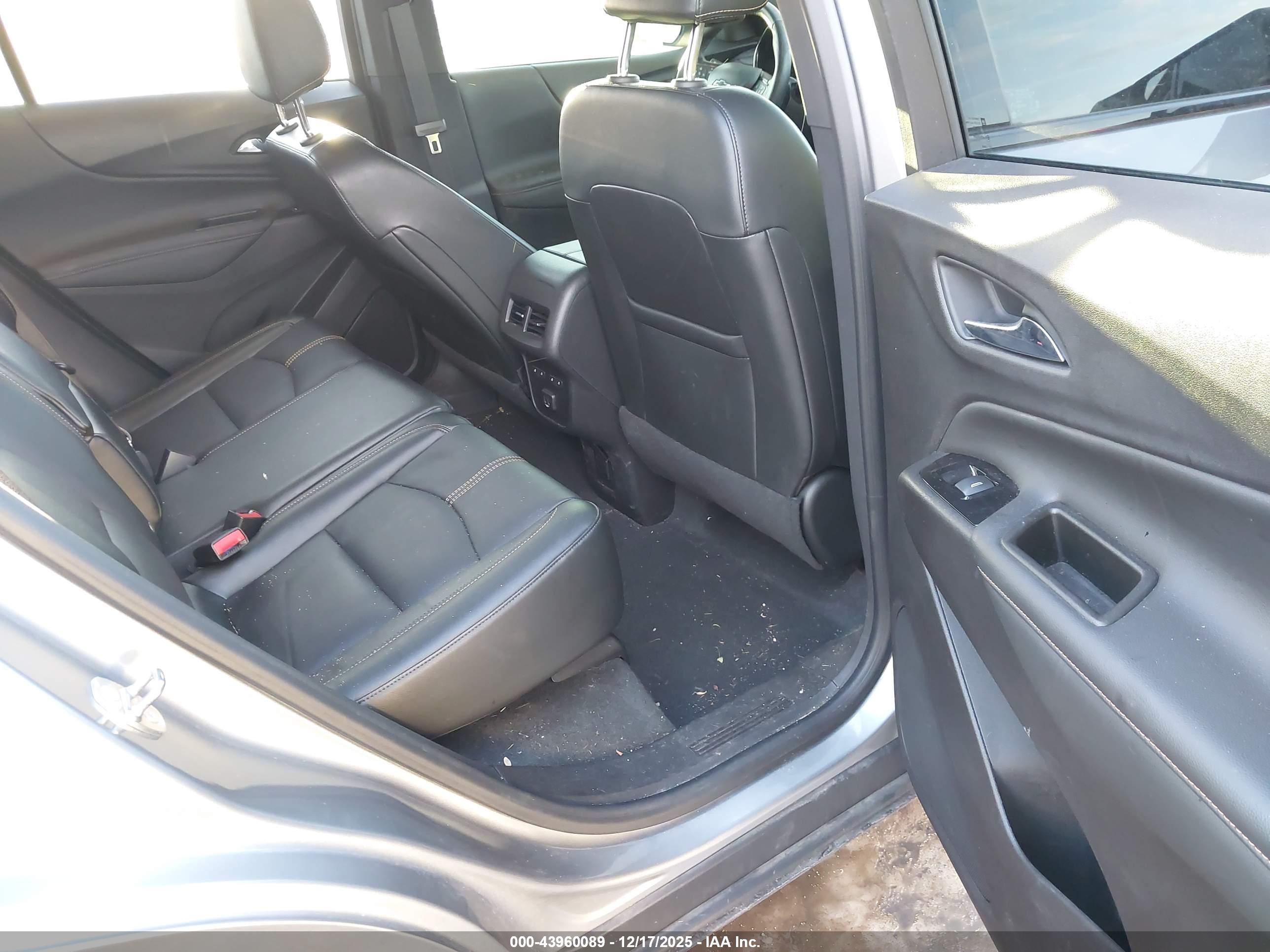 CHEVROLET EQUINOX image 8