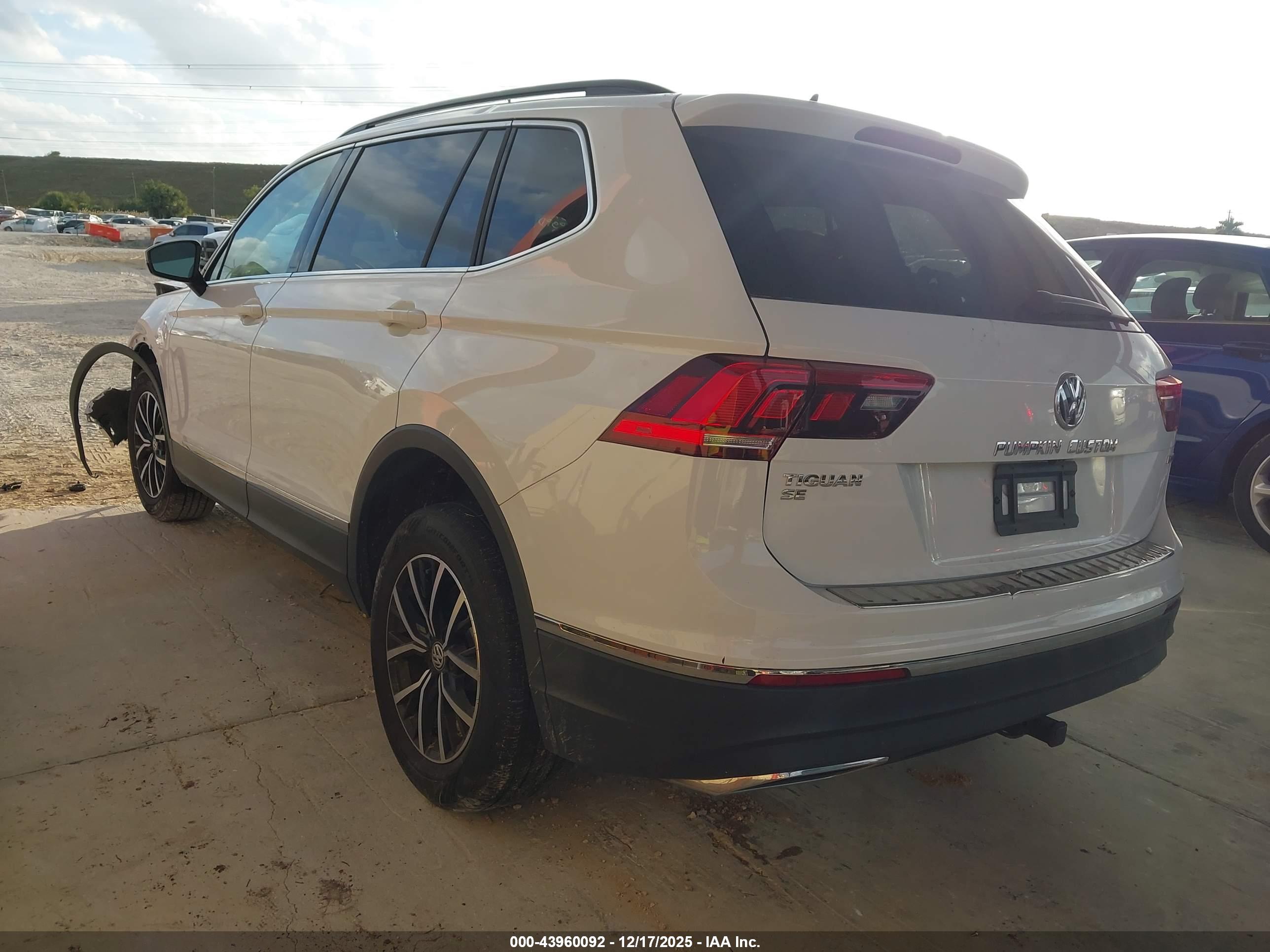 VOLKSWAGEN TIGUAN image 3