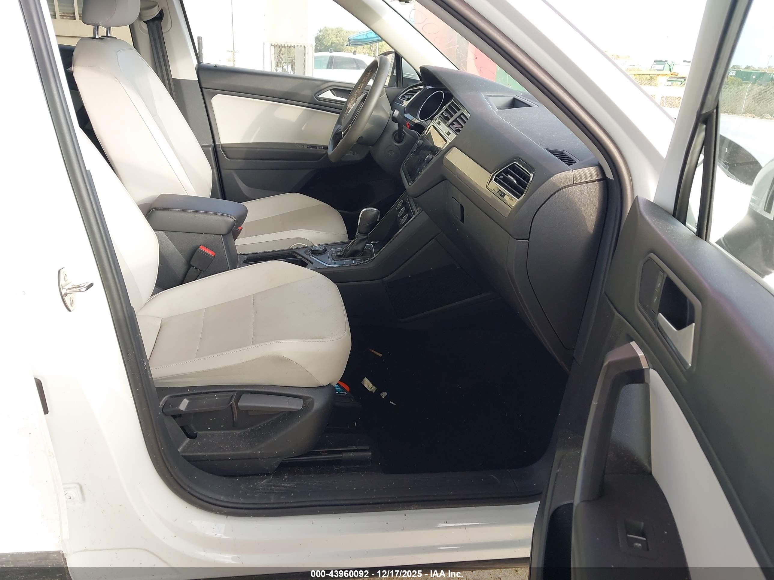 VOLKSWAGEN TIGUAN image 5