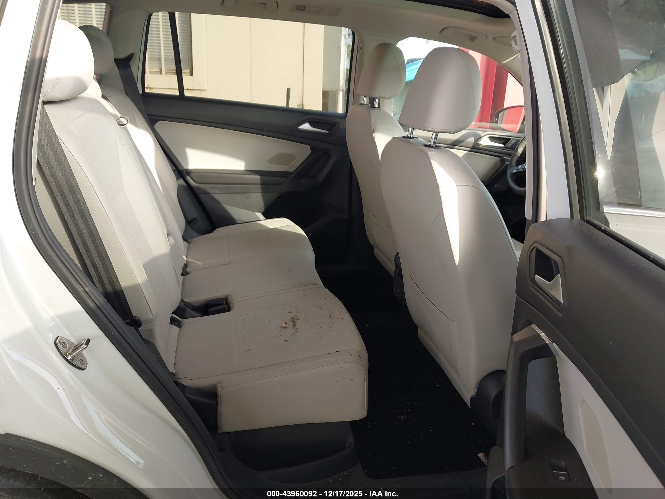VOLKSWAGEN TIGUAN image 8