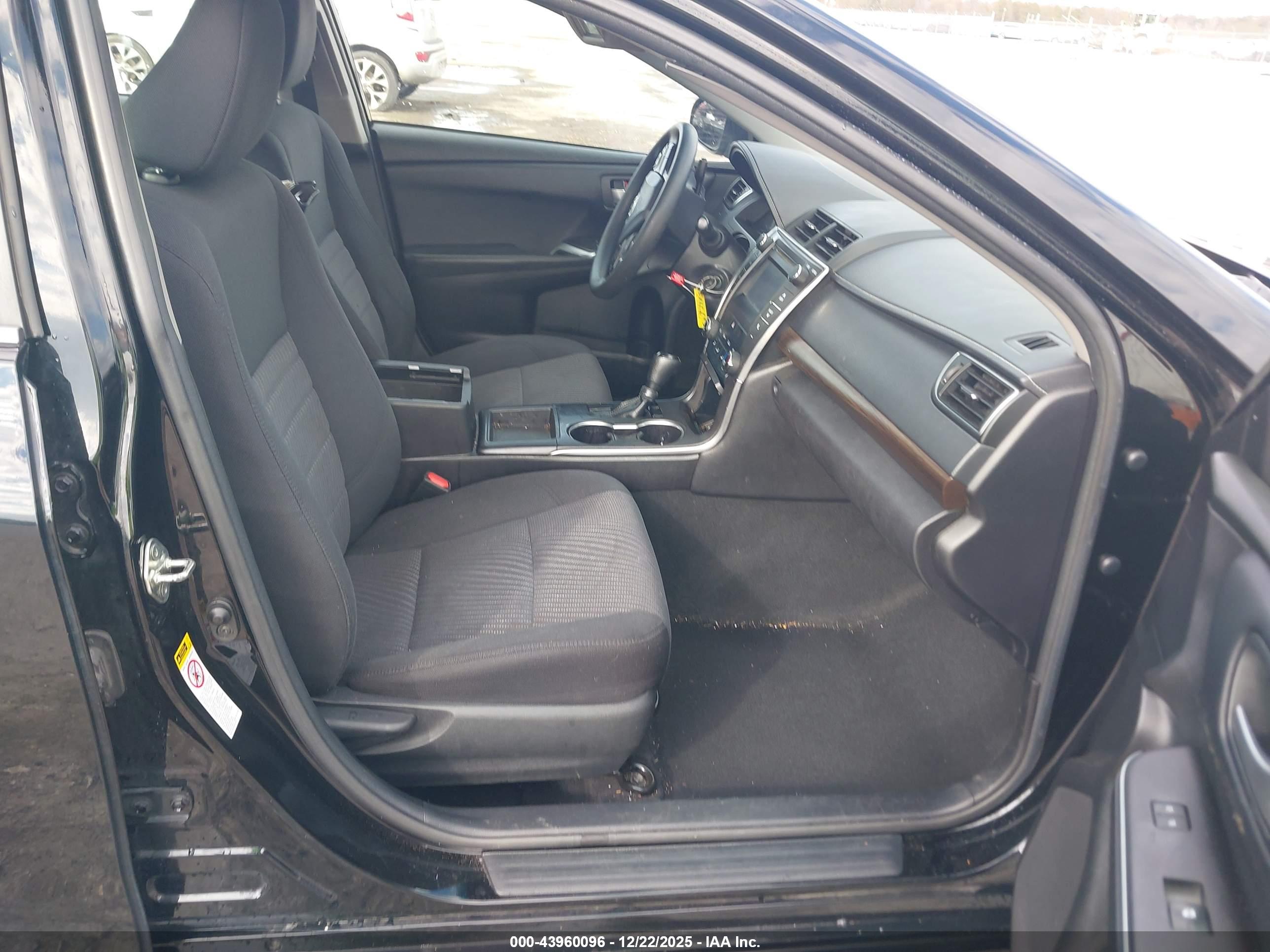 TOYOTA CAMRY image 5