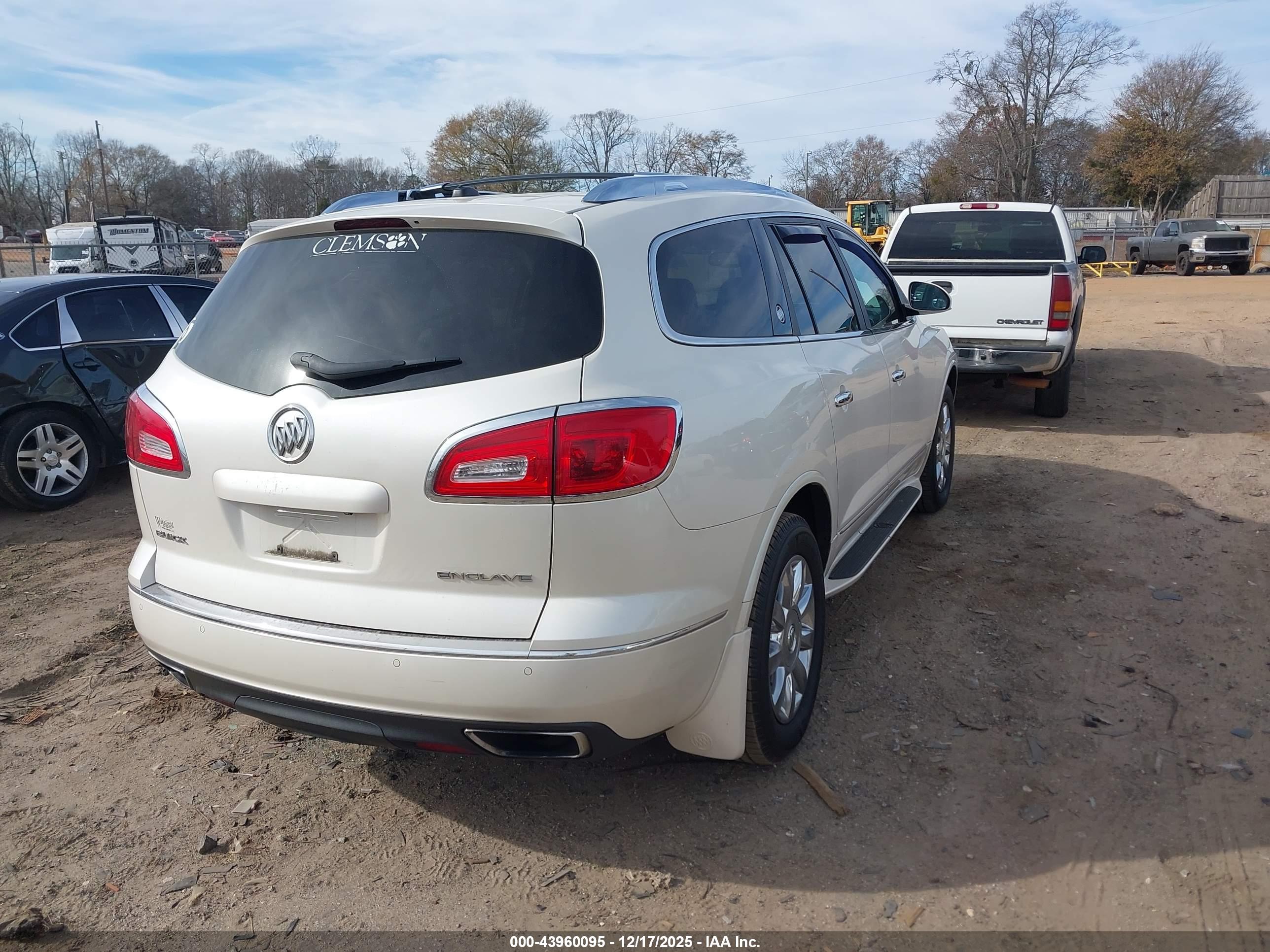 BUICK ENCLAVE image 4