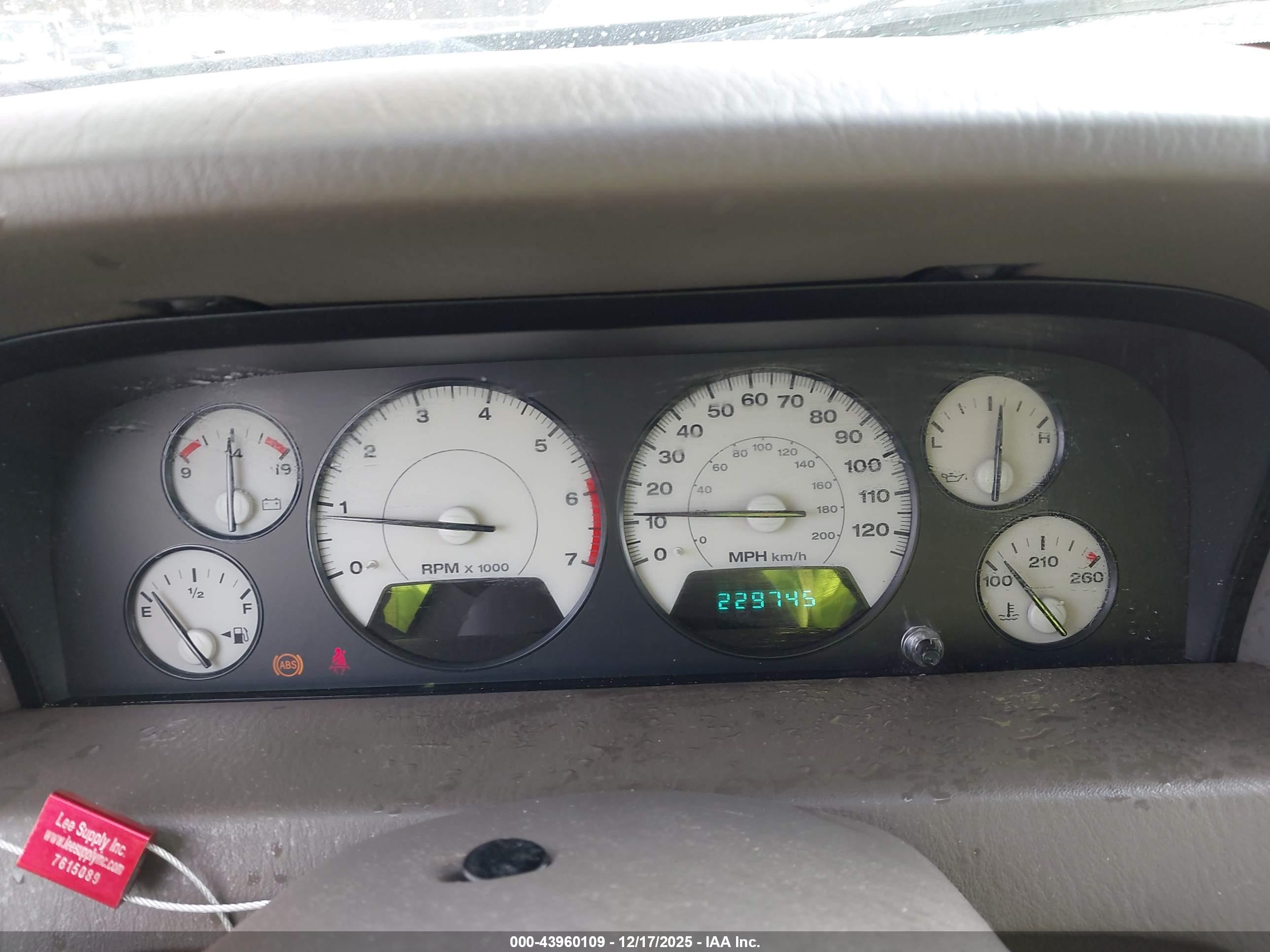 JEEP GRAND image 7