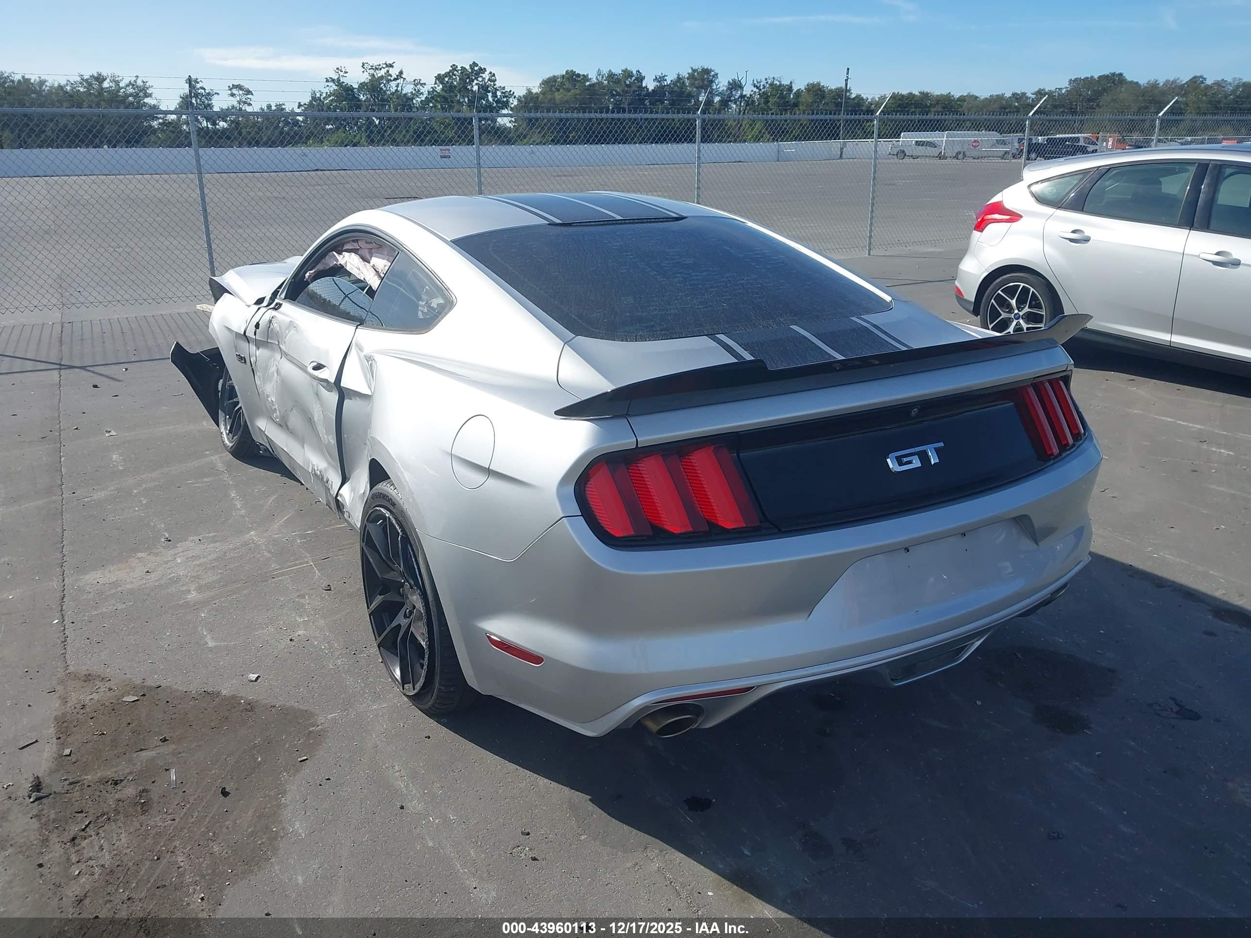 FORD MUSTANG image 3
