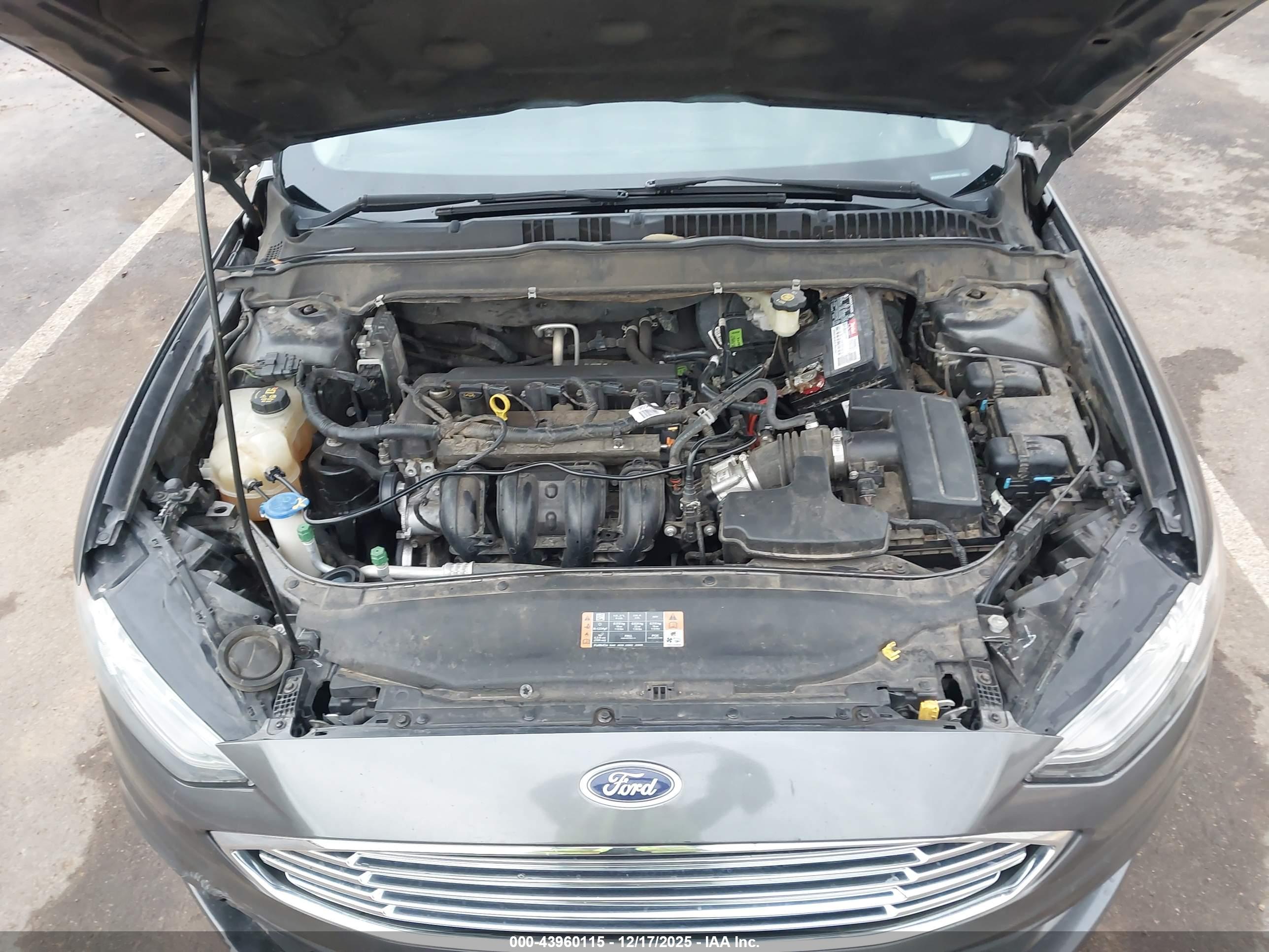 FORD FUSION image 10