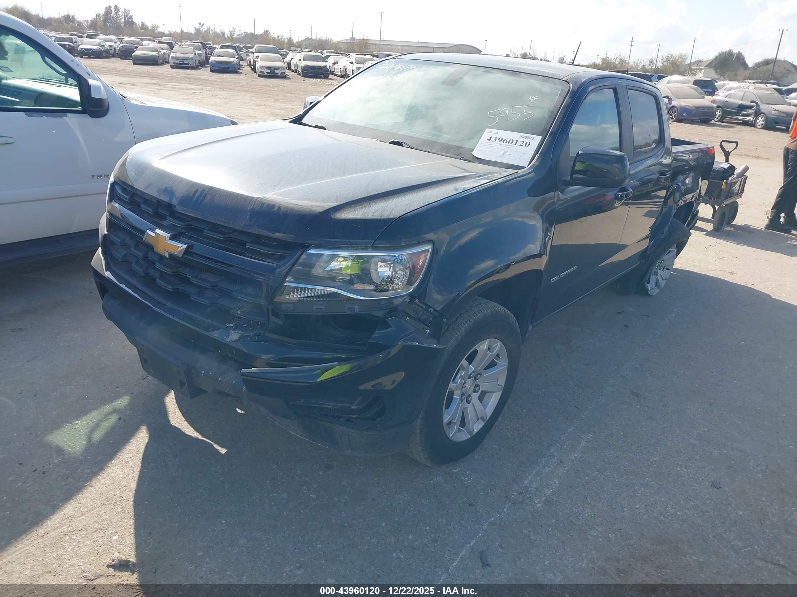 CHEVROLET COLORADO image 2
