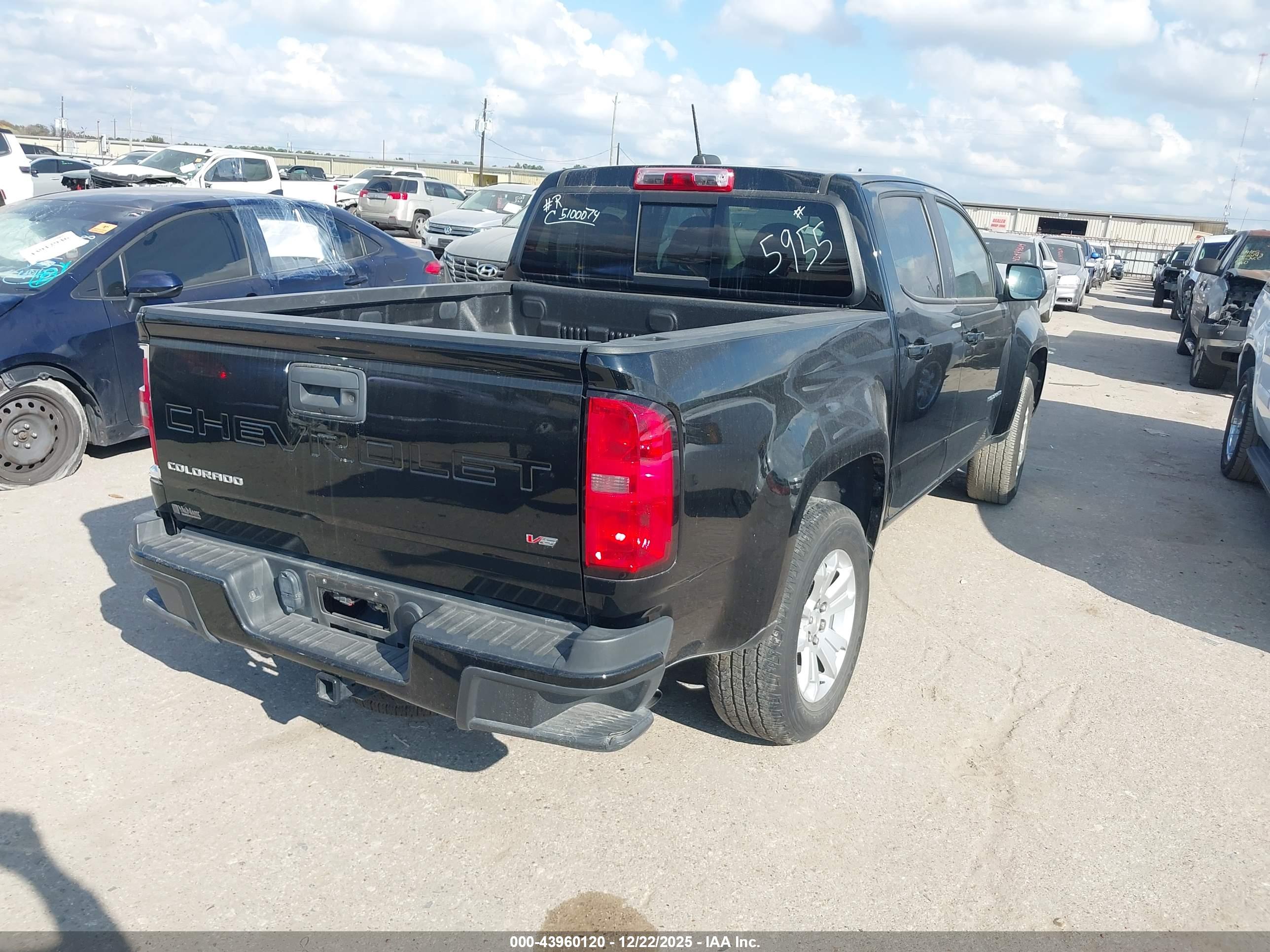 CHEVROLET COLORADO image 4
