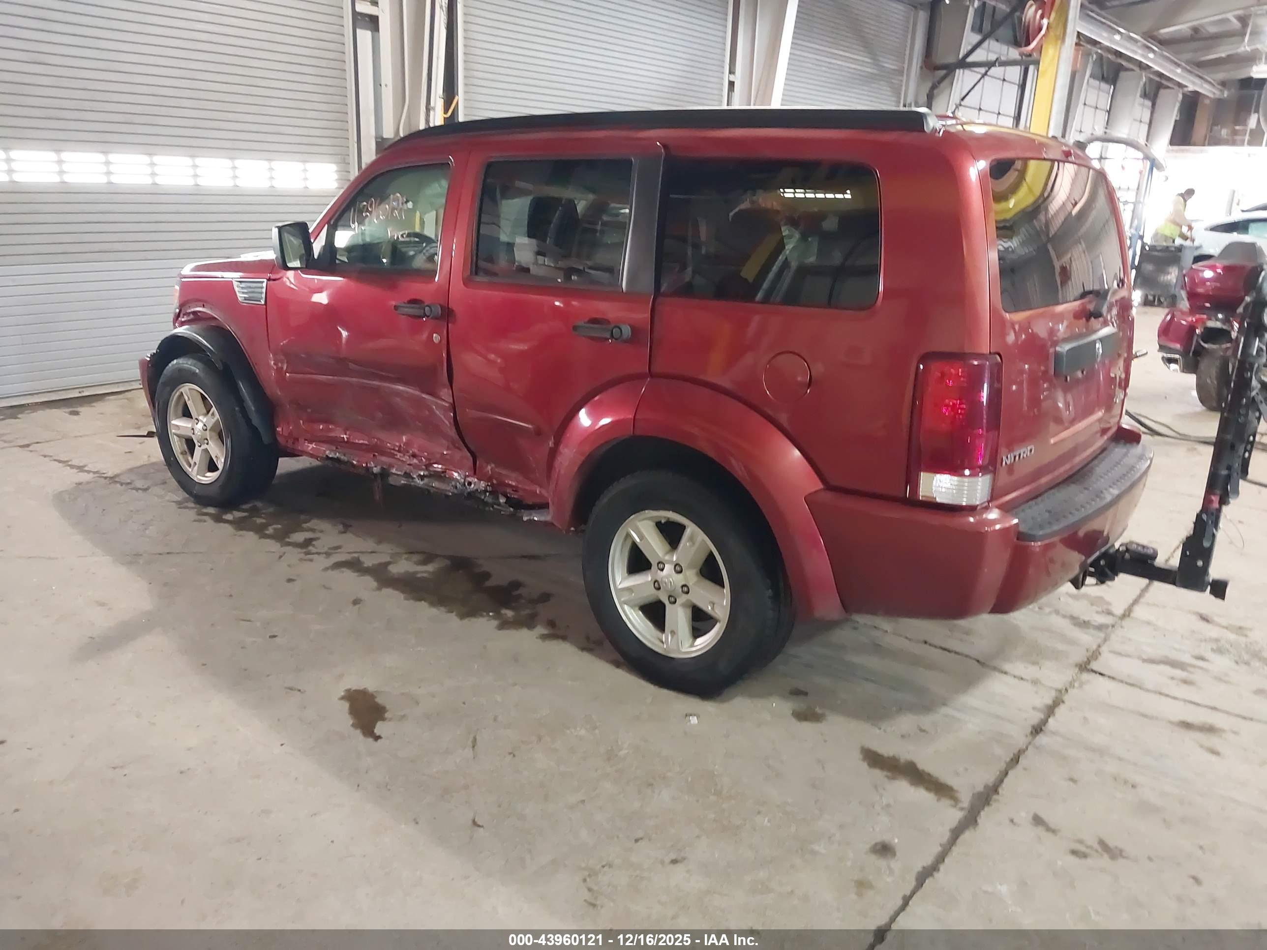 DODGE NITRO image 3
