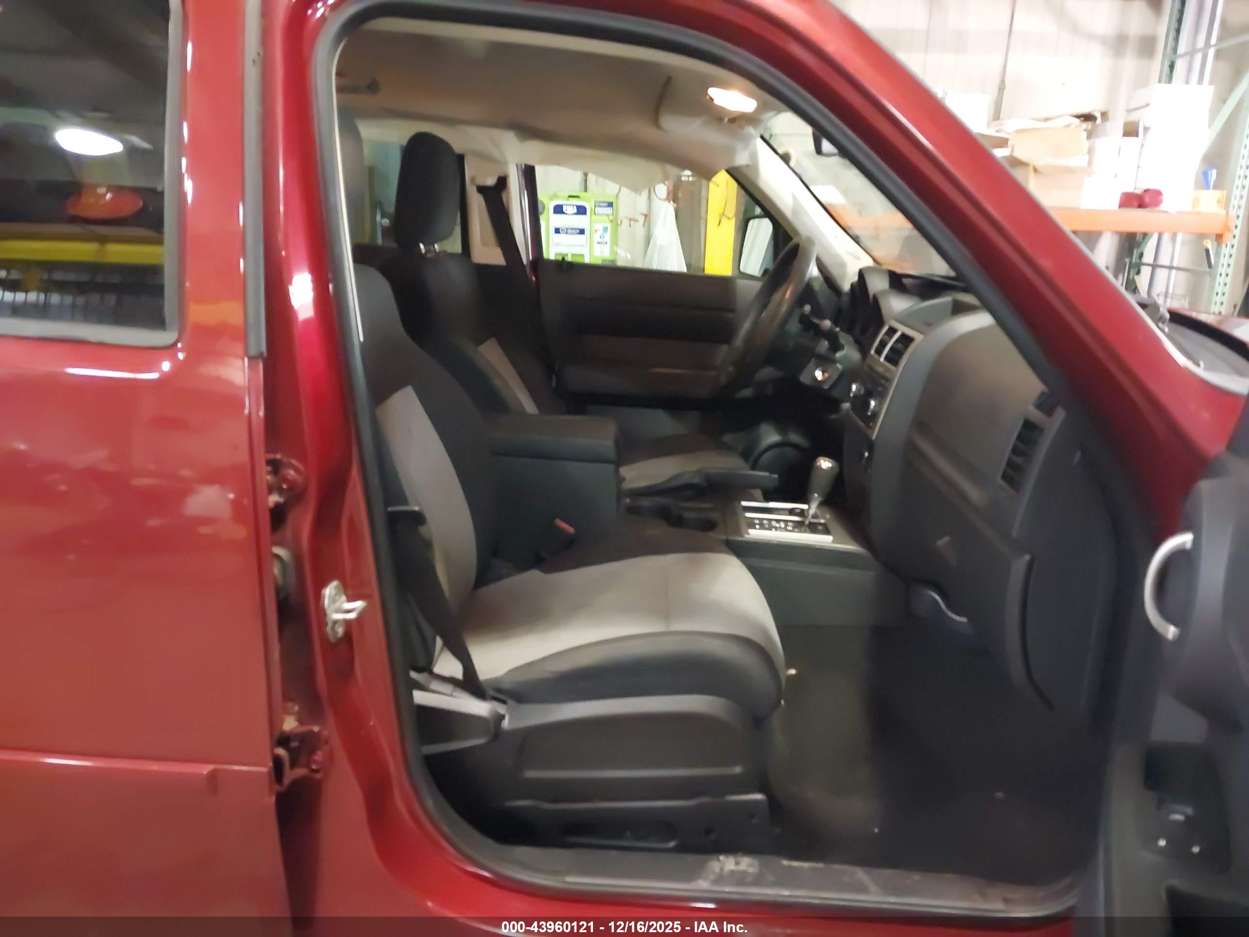 DODGE NITRO image 5