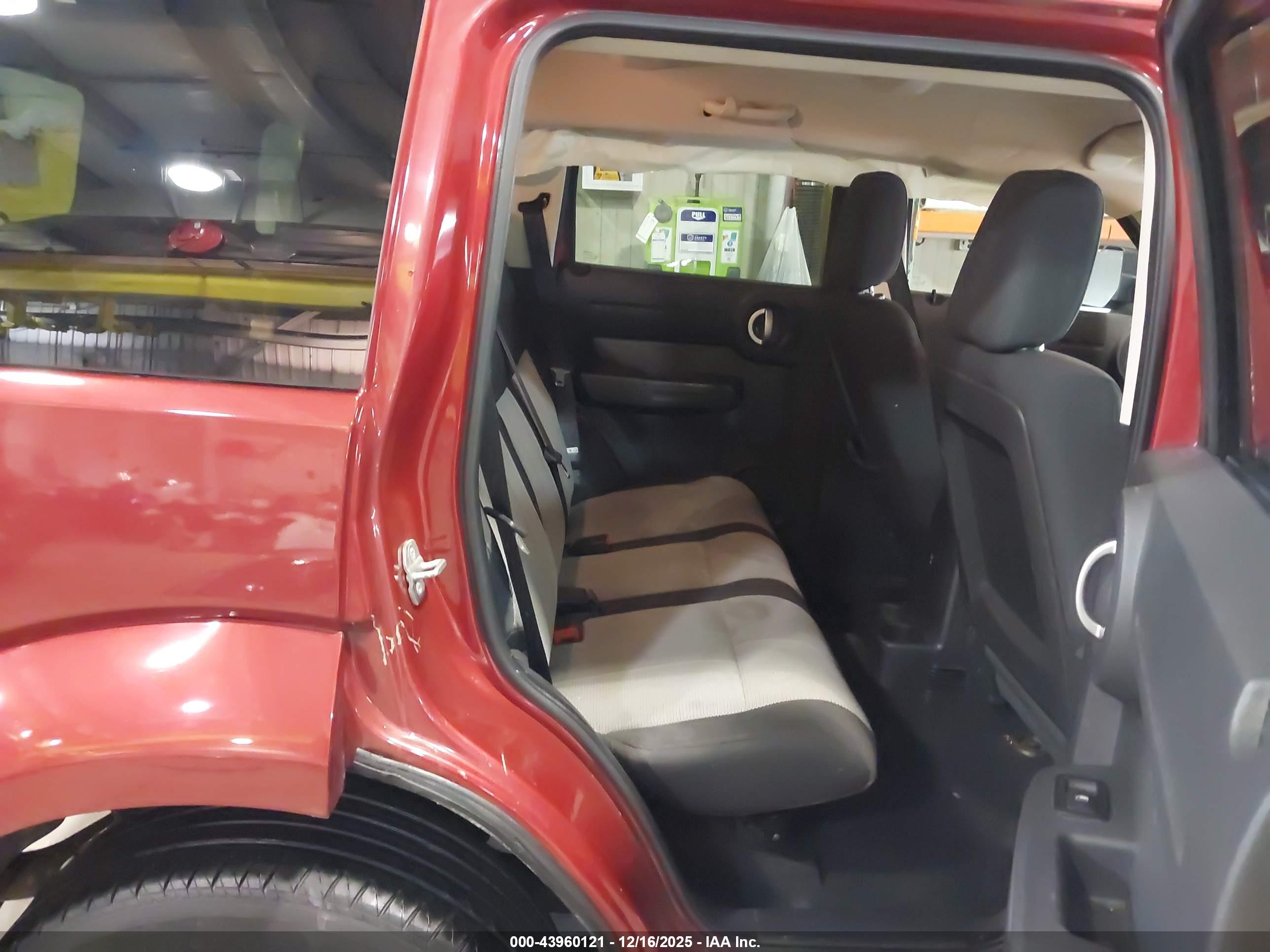 DODGE NITRO image 8