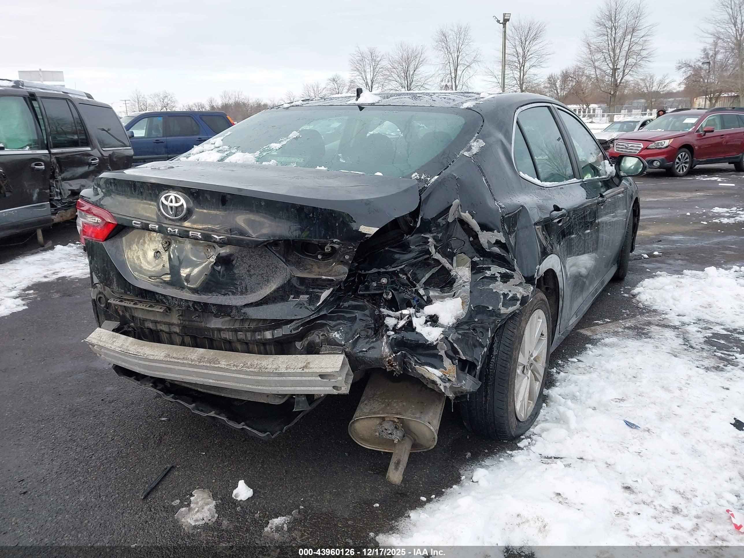TOYOTA CAMRY image 4