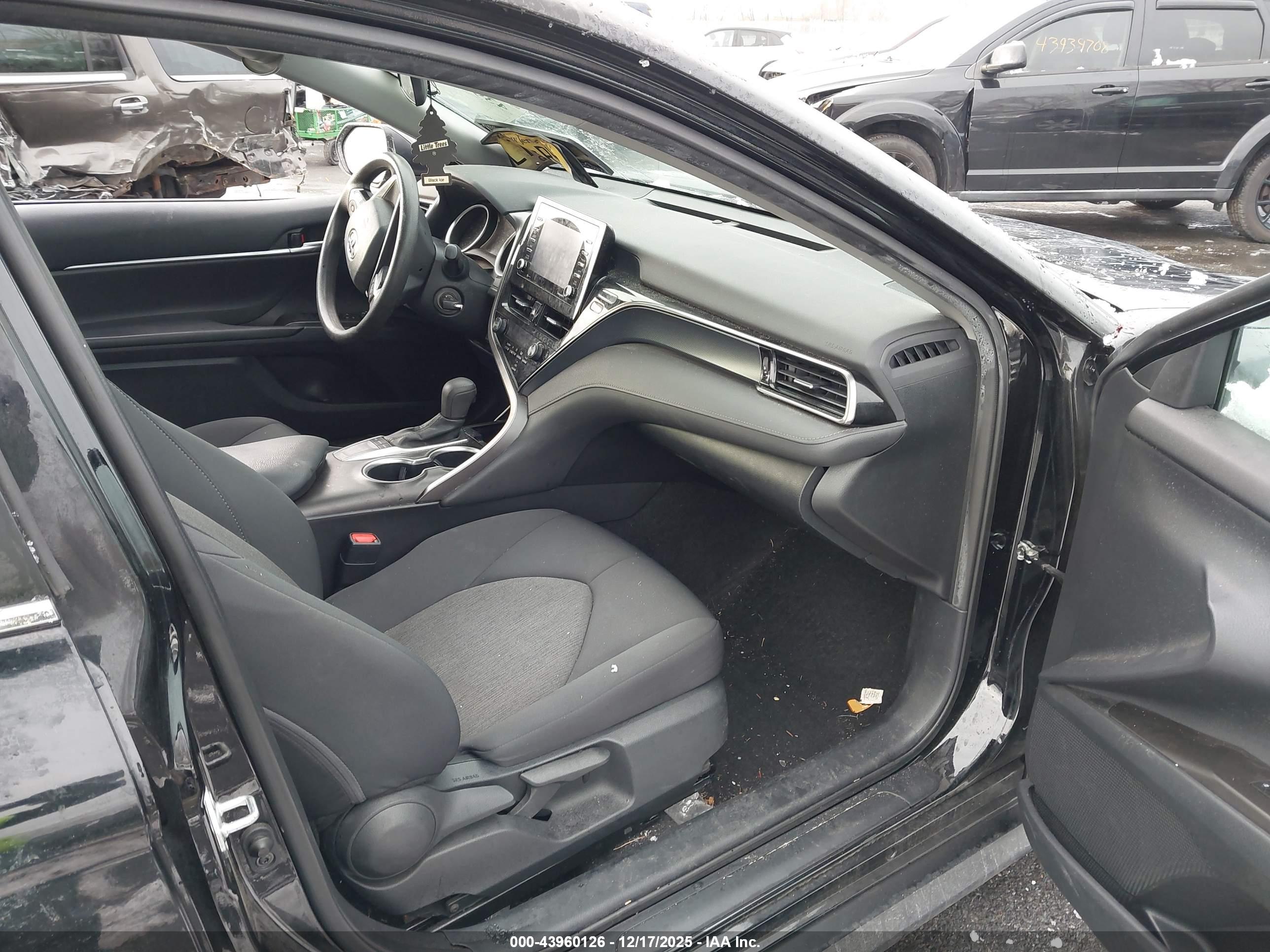TOYOTA CAMRY image 5