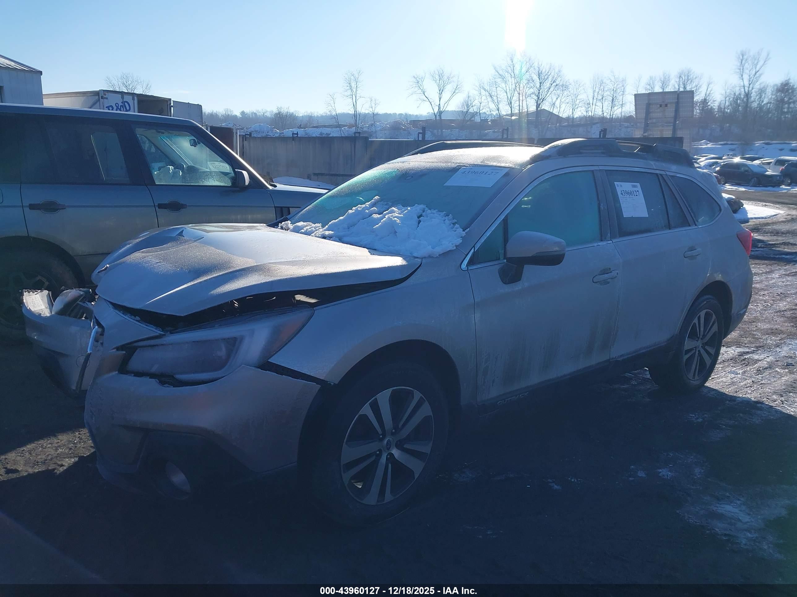 SUBARU OUTBACK image 2