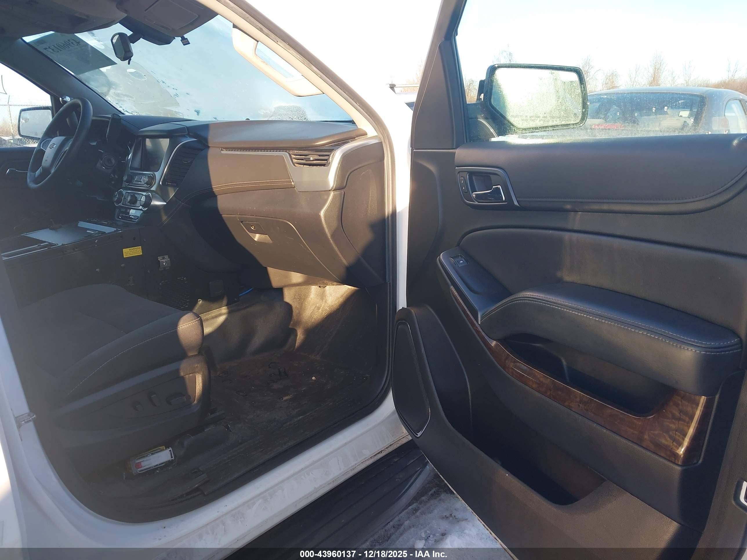 CHEVROLET TAHOE image 5
