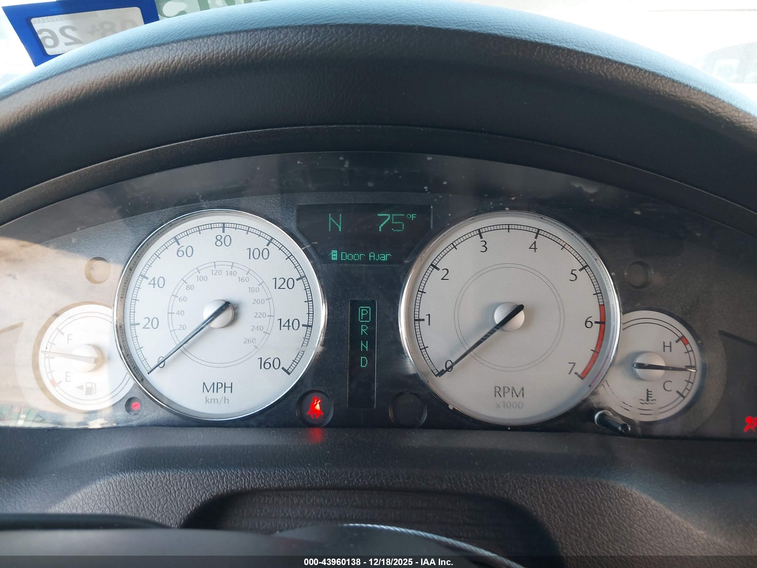 CHRYSLER 300C image 7